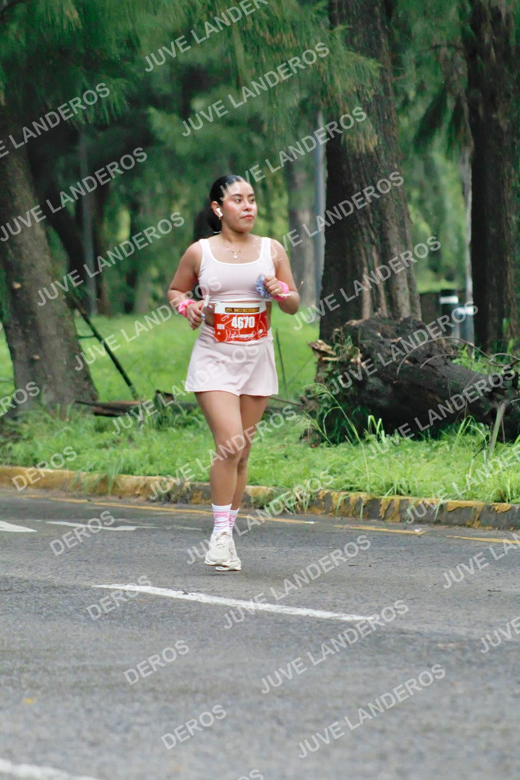 Foto del BARBIE RUN GUADALAJARA en Paseo Andares, Blvd. Puerta de Hierro 4965, Zapopan a las 07:29 · Ruta · dorsal 4670