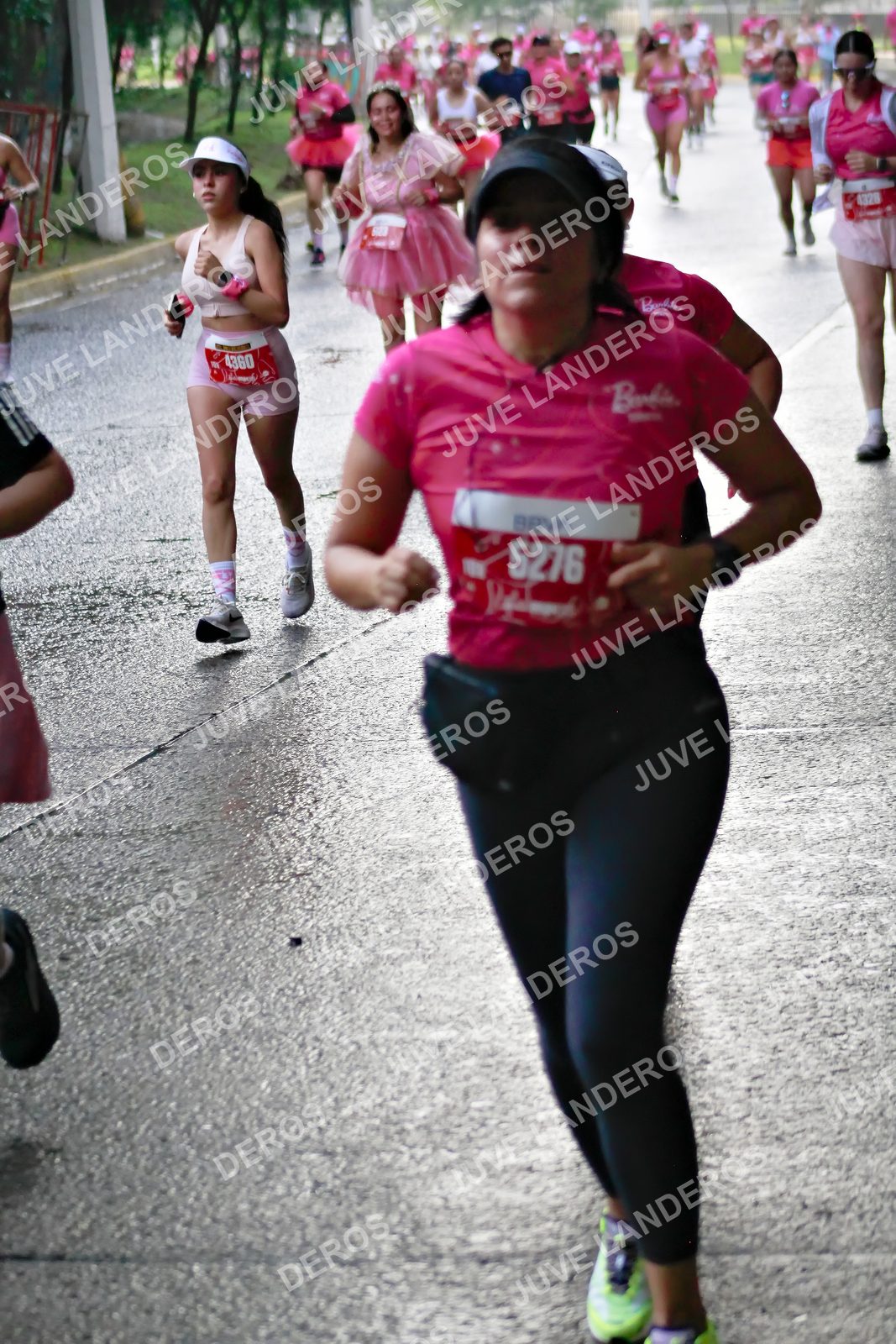 Foto del BARBIE RUN GUADALAJARA en Paseo Andares, Blvd. Puerta de Hierro 4965, Zapopan a las 07:36 · Ruta · dorsal 5276, 4360