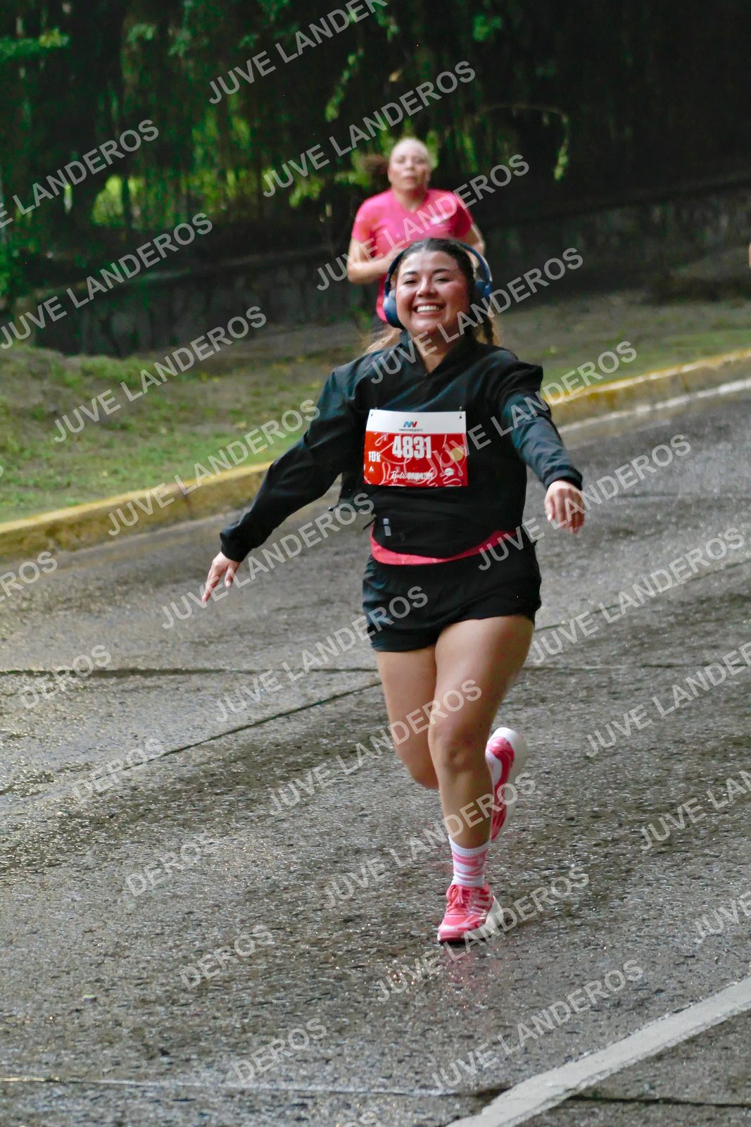 Foto del BARBIE RUN GUADALAJARA en Paseo Andares, Blvd. Puerta de Hierro 4965, Zapopan a las 07:37 · Ruta · dorsal 4831