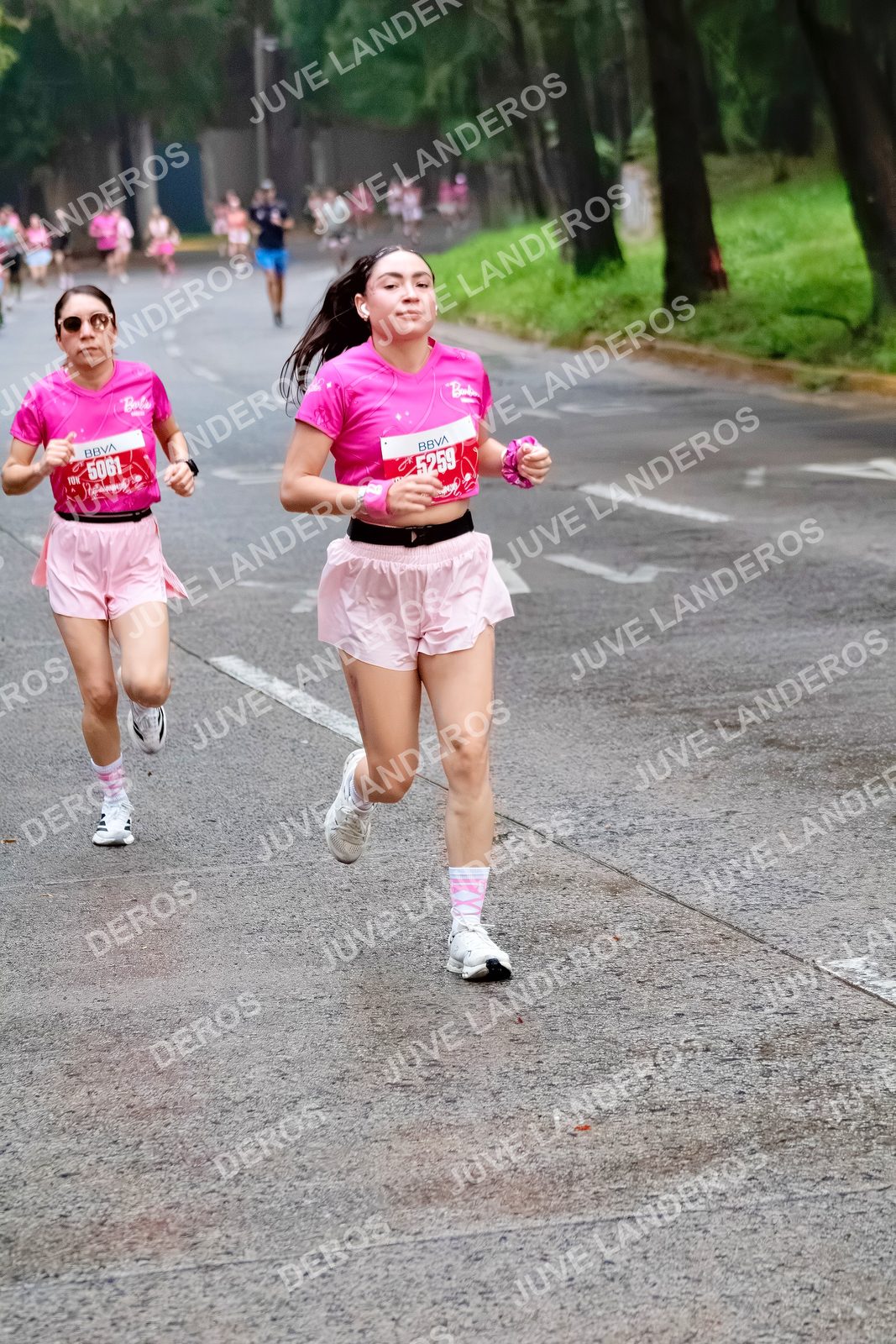 Foto del BARBIE RUN GUADALAJARA en Paseo Andares, Blvd. Puerta de Hierro 4965, Zapopan a las 06:59 · Ruta · dorsal 5061, 5259