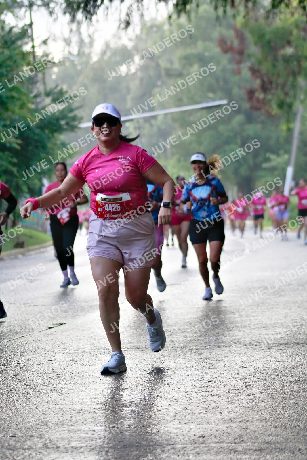 Foto del BARBIE RUN GUADALAJARA en Paseo Andares, Blvd. Puerta de Hierro 4965, Zapopan a las 07:39 · Ruta · dorsal 4425