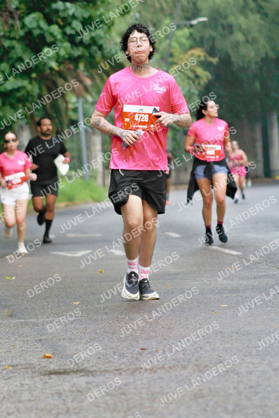 Foto del BARBIE RUN GUADALAJARA en Paseo Andares, Blvd. Puerta de Hierro 4965, Zapopan a las 07:21 · Ruta · dorsal 4728