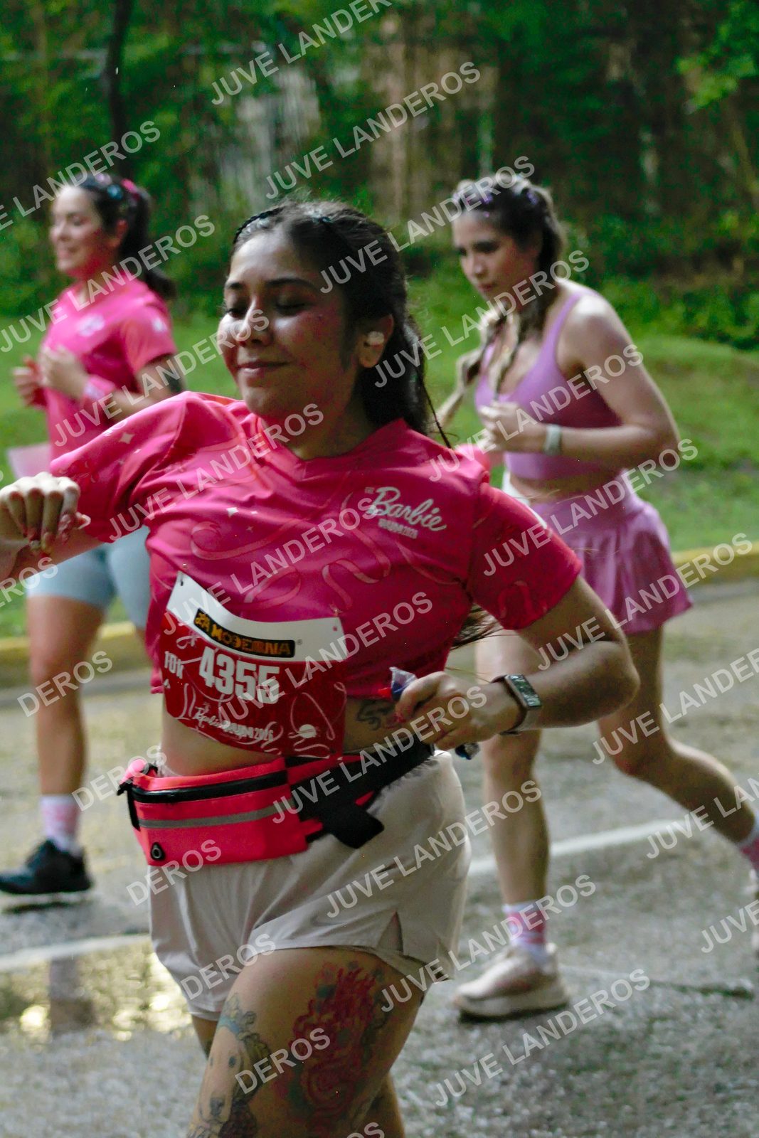 Foto del BARBIE RUN GUADALAJARA en Paseo Andares, Blvd. Puerta de Hierro 4965, Zapopan a las 07:38 · Ruta · dorsal 4355