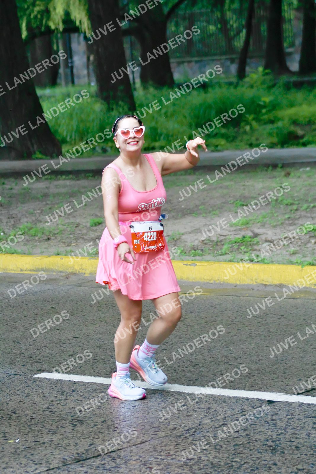 Foto del BARBIE RUN GUADALAJARA en Paseo Andares, Blvd. Puerta de Hierro 4965, Zapopan a las 07:49 · Ruta · dorsal 4223
