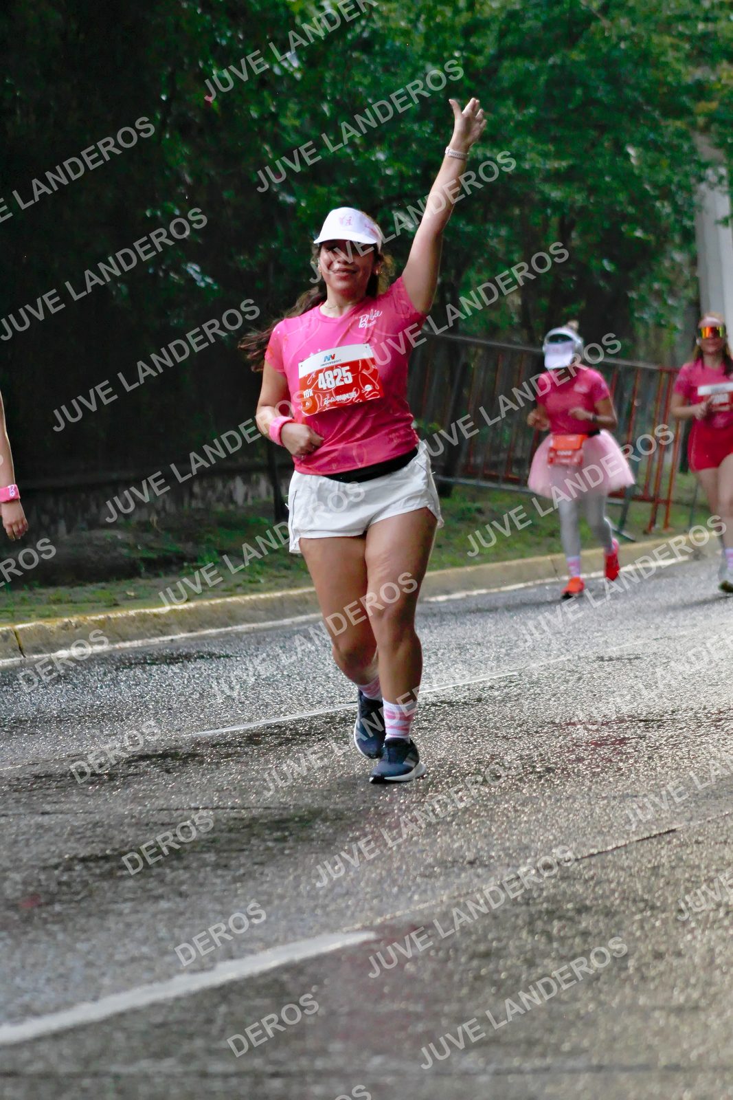 Foto del BARBIE RUN GUADALAJARA en Paseo Andares, Blvd. Puerta de Hierro 4965, Zapopan a las 07:39 · Ruta · dorsal 4825