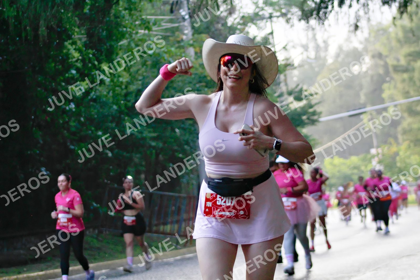 Foto del BARBIE RUN GUADALAJARA en Paseo Andares, Blvd. Puerta de Hierro 4965, Zapopan a las 07:40 · Ruta · dorsal 5207