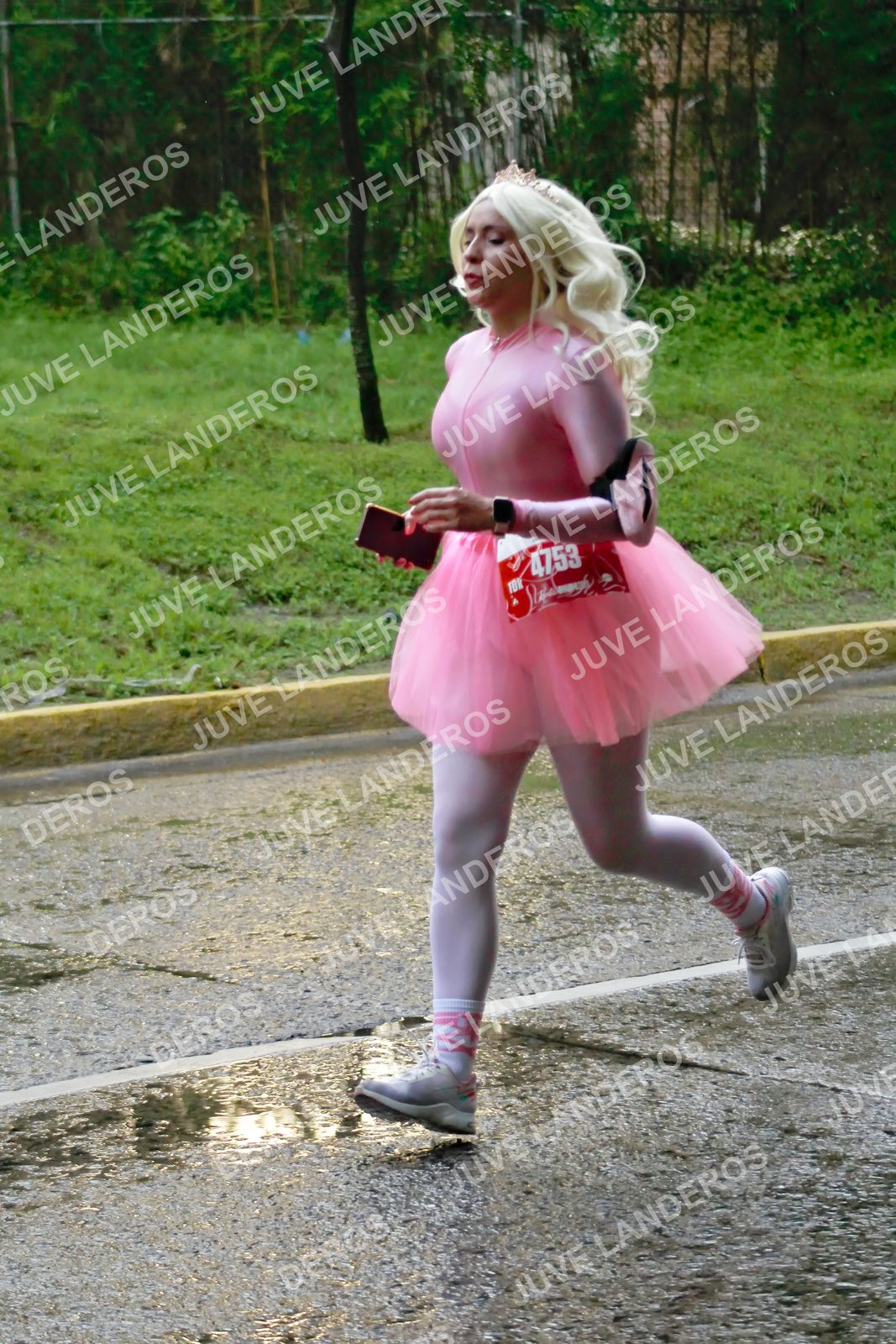 Foto del BARBIE RUN GUADALAJARA en Paseo Andares, Blvd. Puerta de Hierro 4965, Zapopan a las 07:38 · Ruta · dorsal 4753