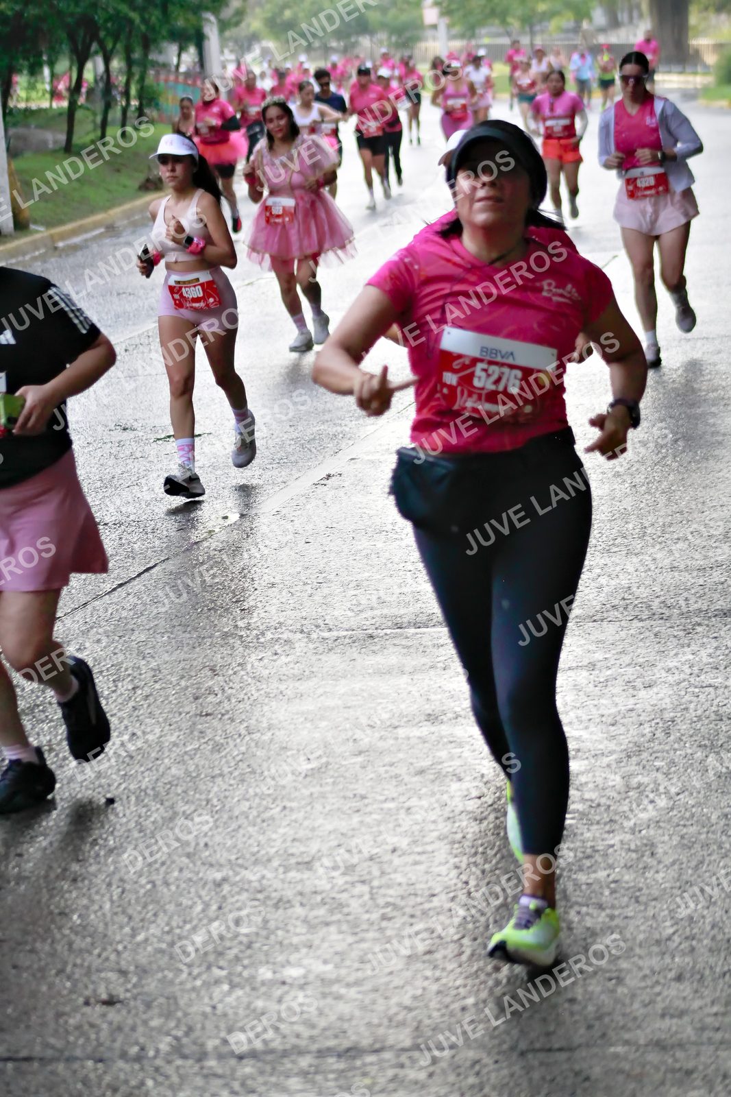 Foto del BARBIE RUN GUADALAJARA en Paseo Andares, Blvd. Puerta de Hierro 4965, Zapopan a las 07:36 · Ruta · dorsal 5276, 4360