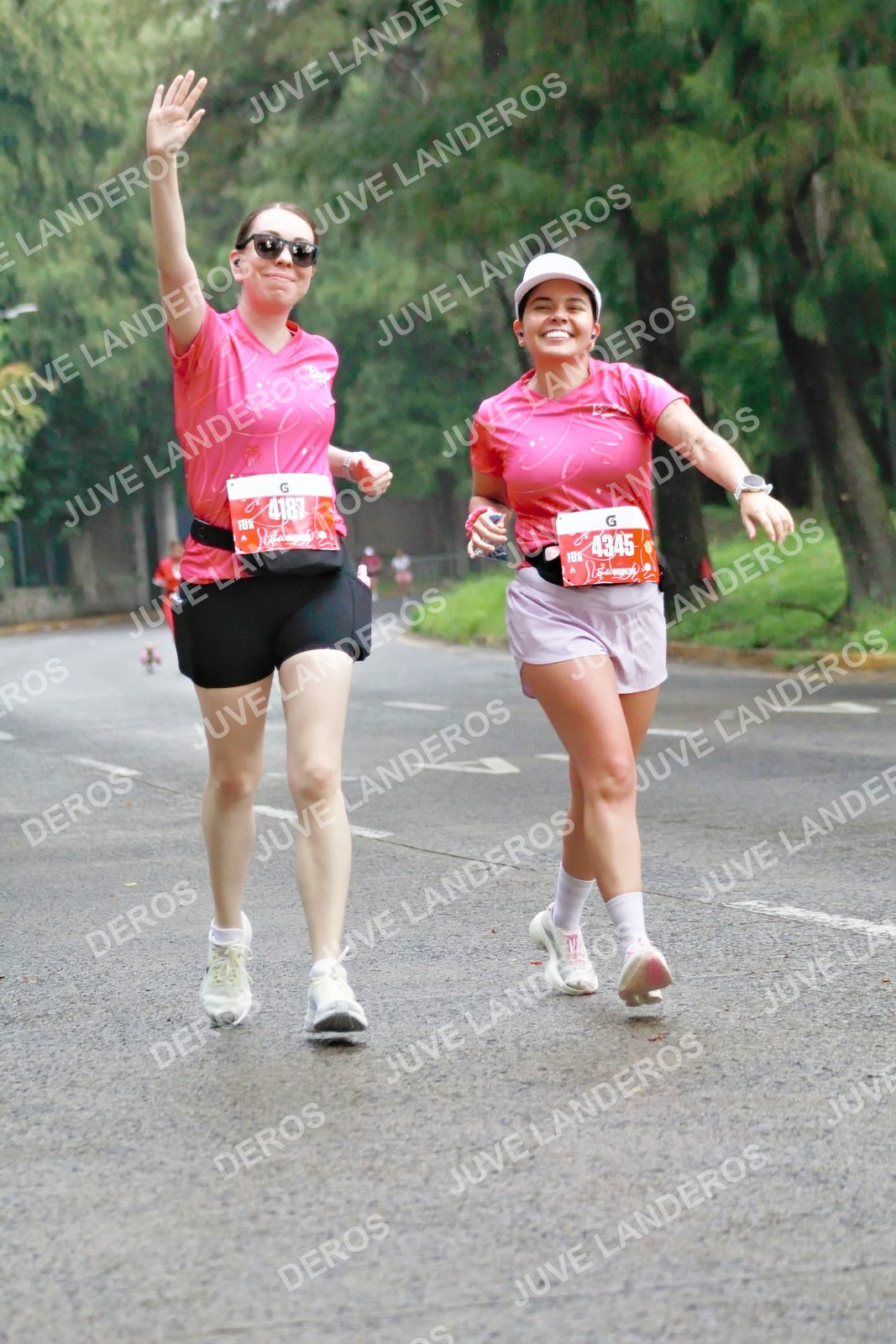 Foto del BARBIE RUN GUADALAJARA en Paseo Andares, Blvd. Puerta de Hierro 4965, Zapopan a las 07:27 · Ruta · dorsal 4345, 4187