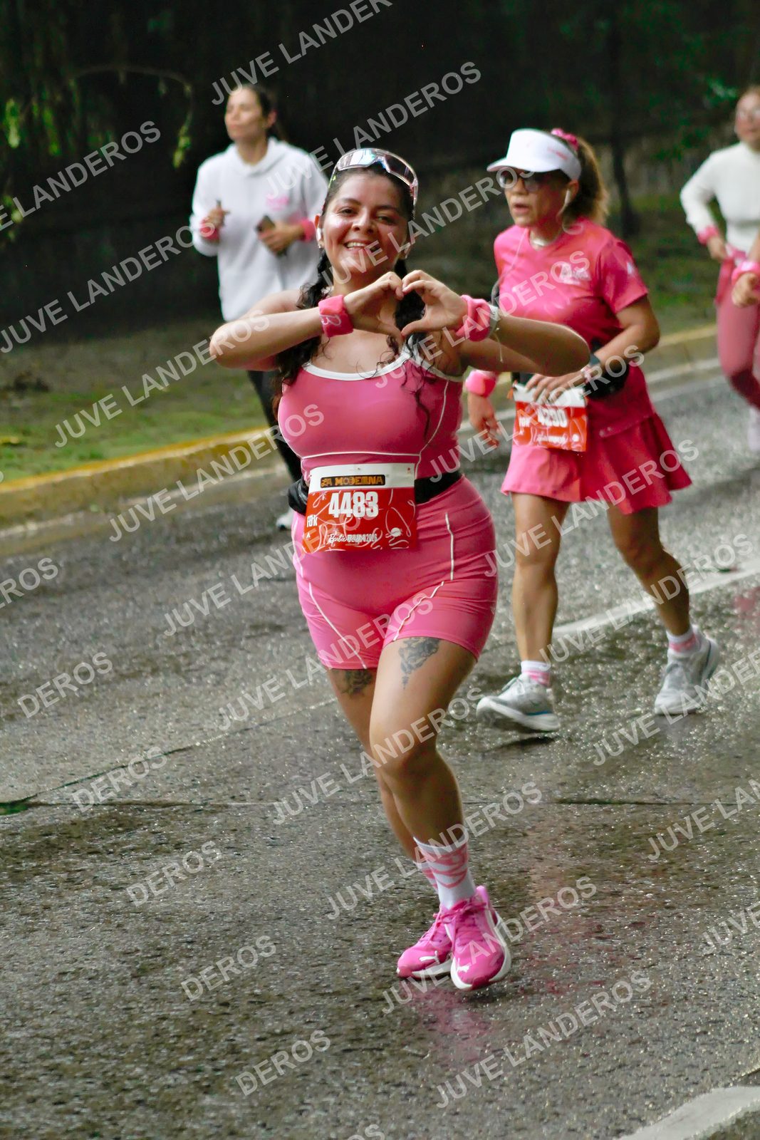 Foto del BARBIE RUN GUADALAJARA en Paseo Andares, Blvd. Puerta de Hierro 4965, Zapopan a las 07:36 · Ruta · dorsal 4483, 4290