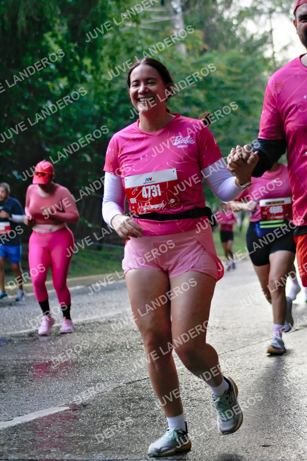 Foto del BARBIE RUN GUADALAJARA en Paseo Andares, Blvd. Puerta de Hierro 4965, Zapopan a las 07:40 · Ruta · dorsal 4731, 4685