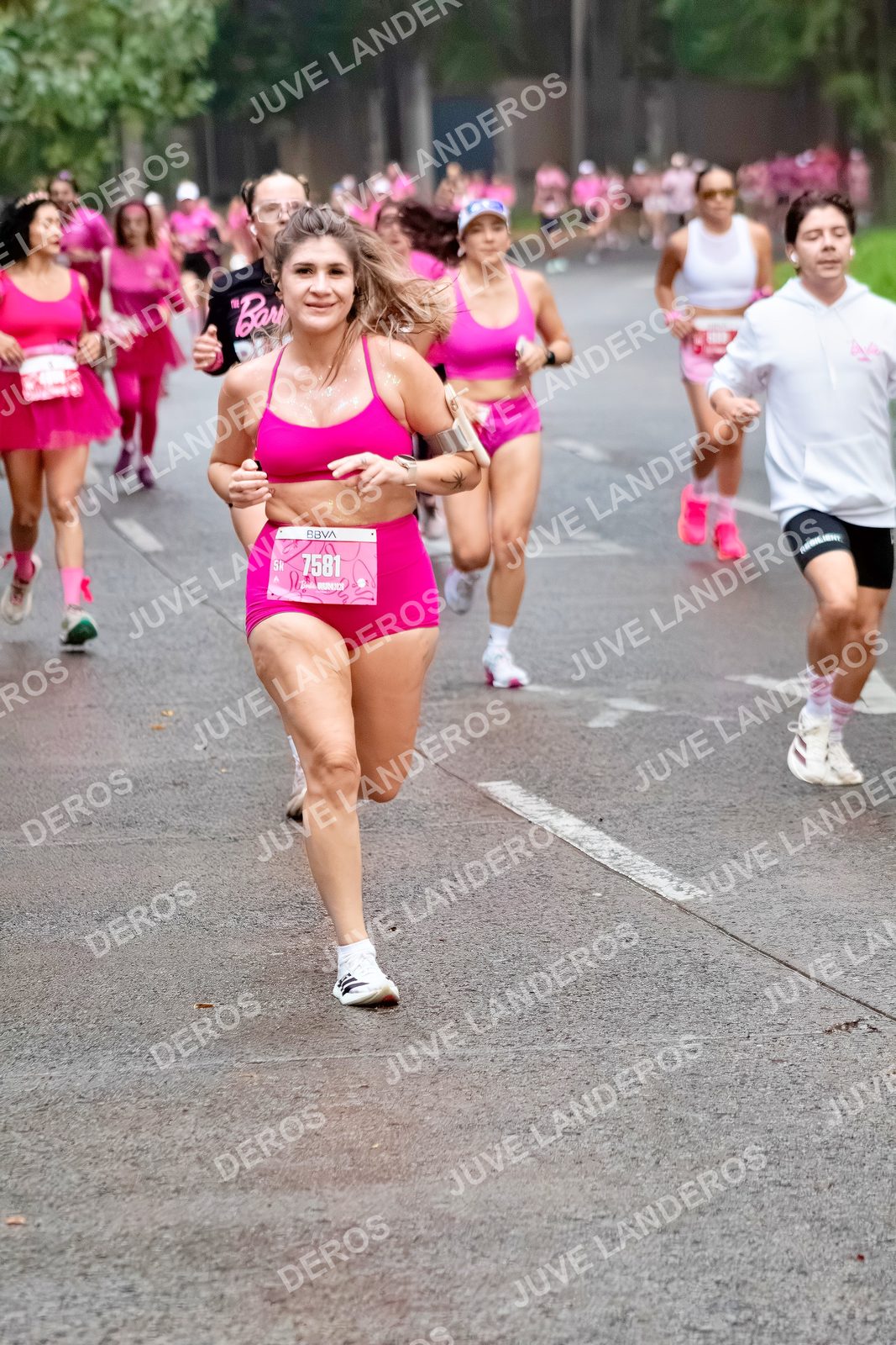 Foto del BARBIE RUN GUADALAJARA en Paseo Andares, Blvd. Puerta de Hierro 4965, Zapopan a las 07:01 · Ruta · dorsal 7581
