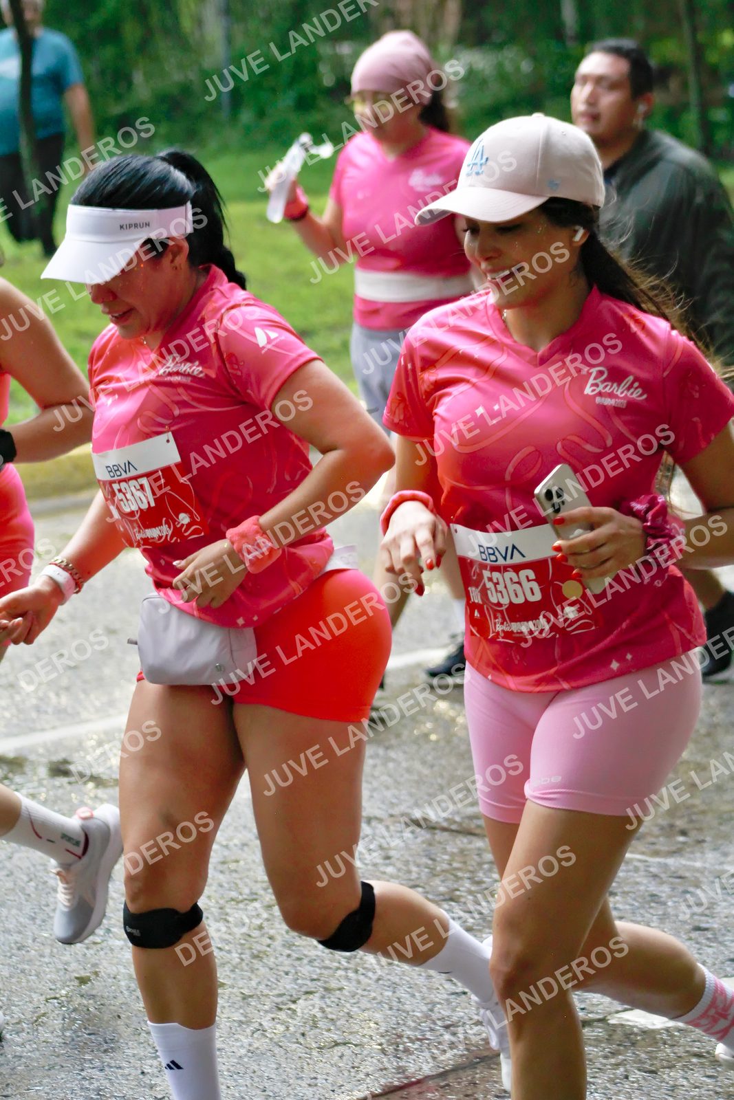 Foto del BARBIE RUN GUADALAJARA en Paseo Andares, Blvd. Puerta de Hierro 4965, Zapopan a las 07:45 · Ruta · dorsal 5367, 5366
