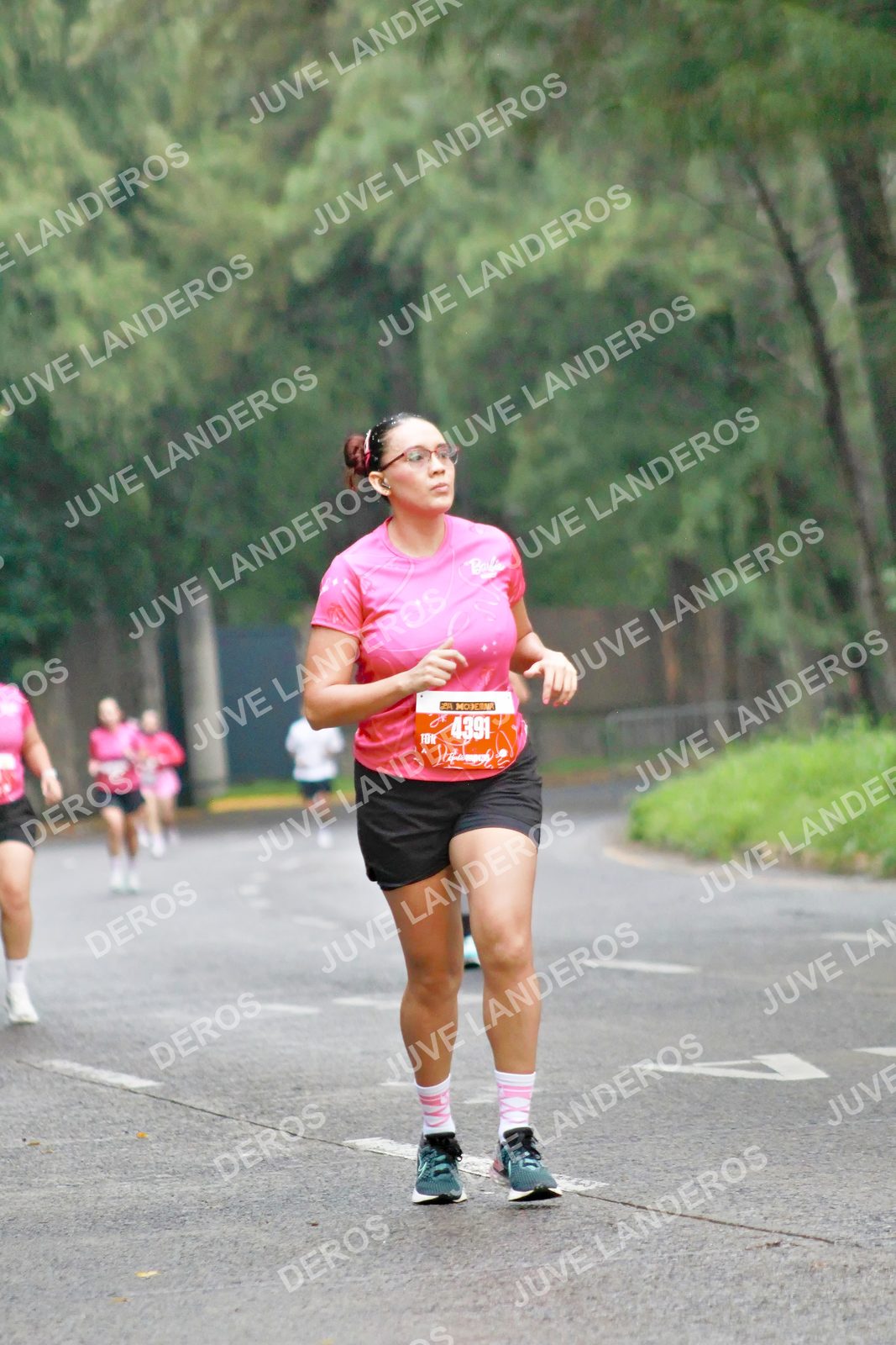 Foto del BARBIE RUN GUADALAJARA en Paseo Andares, Blvd. Puerta de Hierro 4965, Zapopan a las 07:25 · Ruta · dorsal 4391