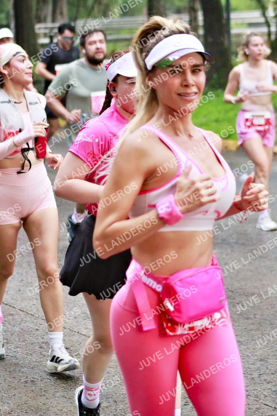 Foto del BARBIE RUN GUADALAJARA en Paseo Andares, Blvd. Puerta de Hierro 4965, Zapopan a las 07:05 · Ruta