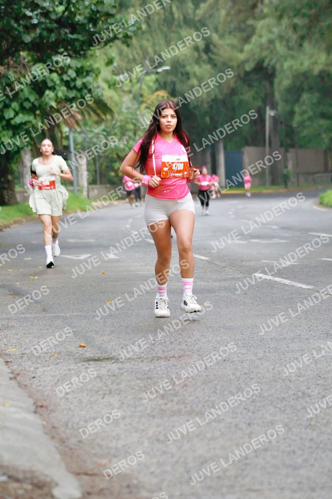 Foto del BARBIE RUN GUADALAJARA en Paseo Andares, Blvd. Puerta de Hierro 4965, Zapopan a las 07:23 · Ruta · dorsal 4708