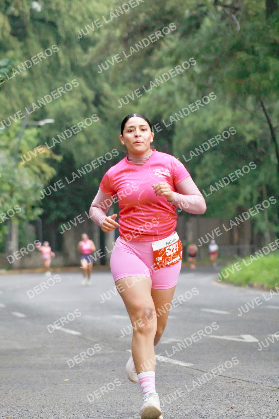 Foto del BARBIE RUN GUADALAJARA en Paseo Andares, Blvd. Puerta de Hierro 4965, Zapopan a las 07:23 · Ruta · dorsal 5227