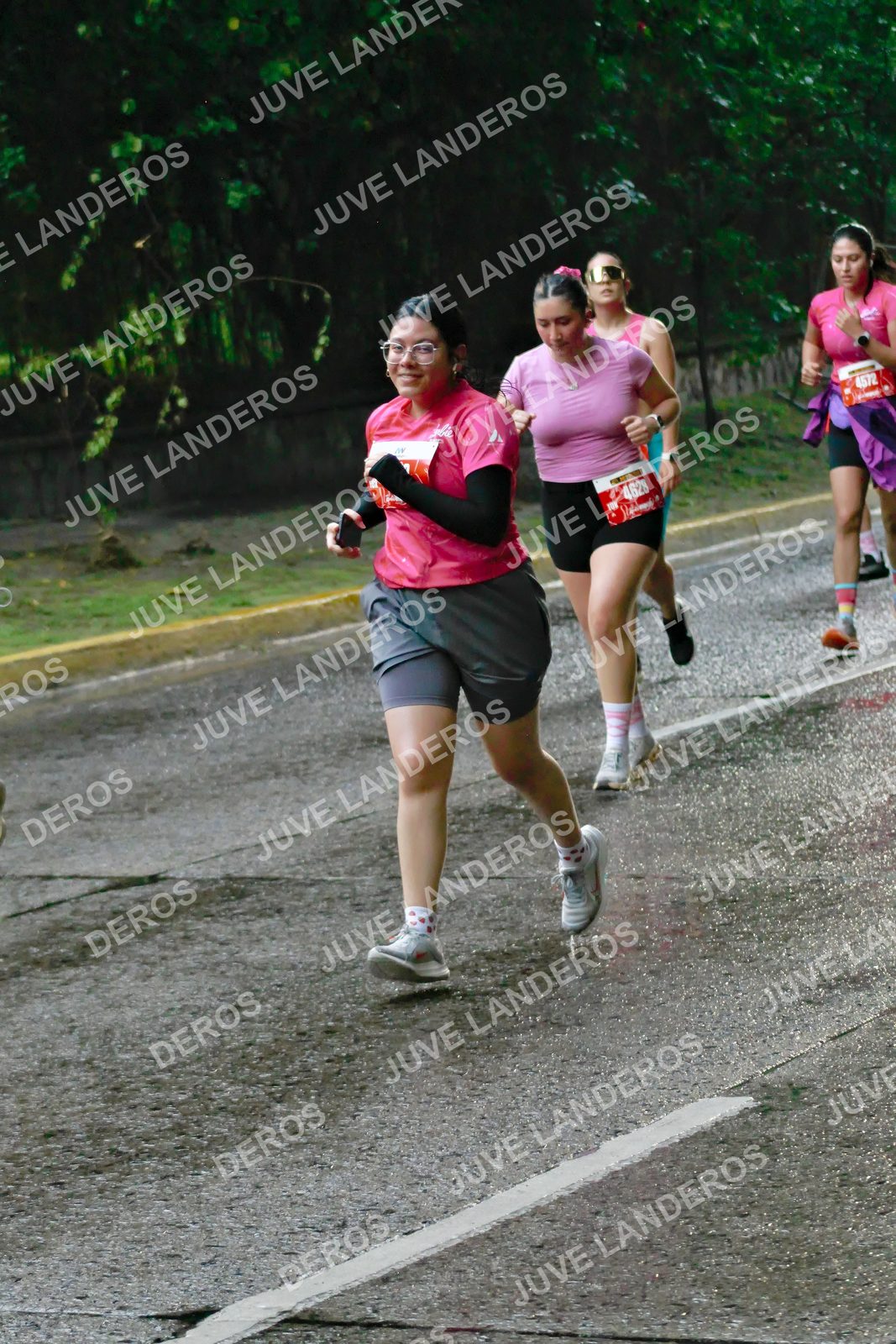 Foto del BARBIE RUN GUADALAJARA en Paseo Andares, Blvd. Puerta de Hierro 4965, Zapopan a las 07:38 · Ruta · dorsal 4628, 4572