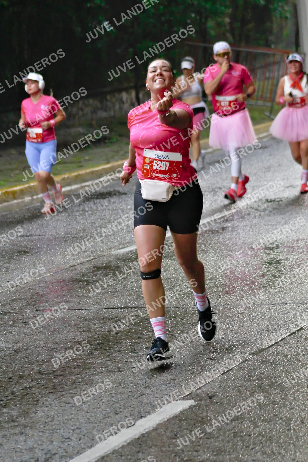 Foto del BARBIE RUN GUADALAJARA en Paseo Andares, Blvd. Puerta de Hierro 4965, Zapopan a las 07:36 · Ruta · dorsal 5297