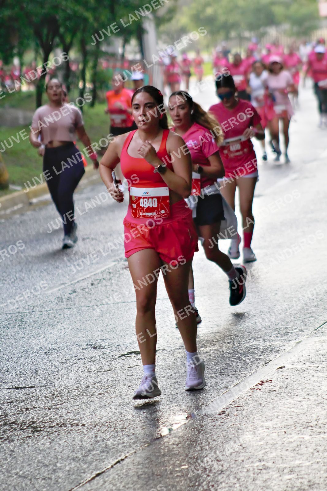 Foto del BARBIE RUN GUADALAJARA en Paseo Andares, Blvd. Puerta de Hierro 4965, Zapopan a las 07:37 · Ruta · dorsal 4840