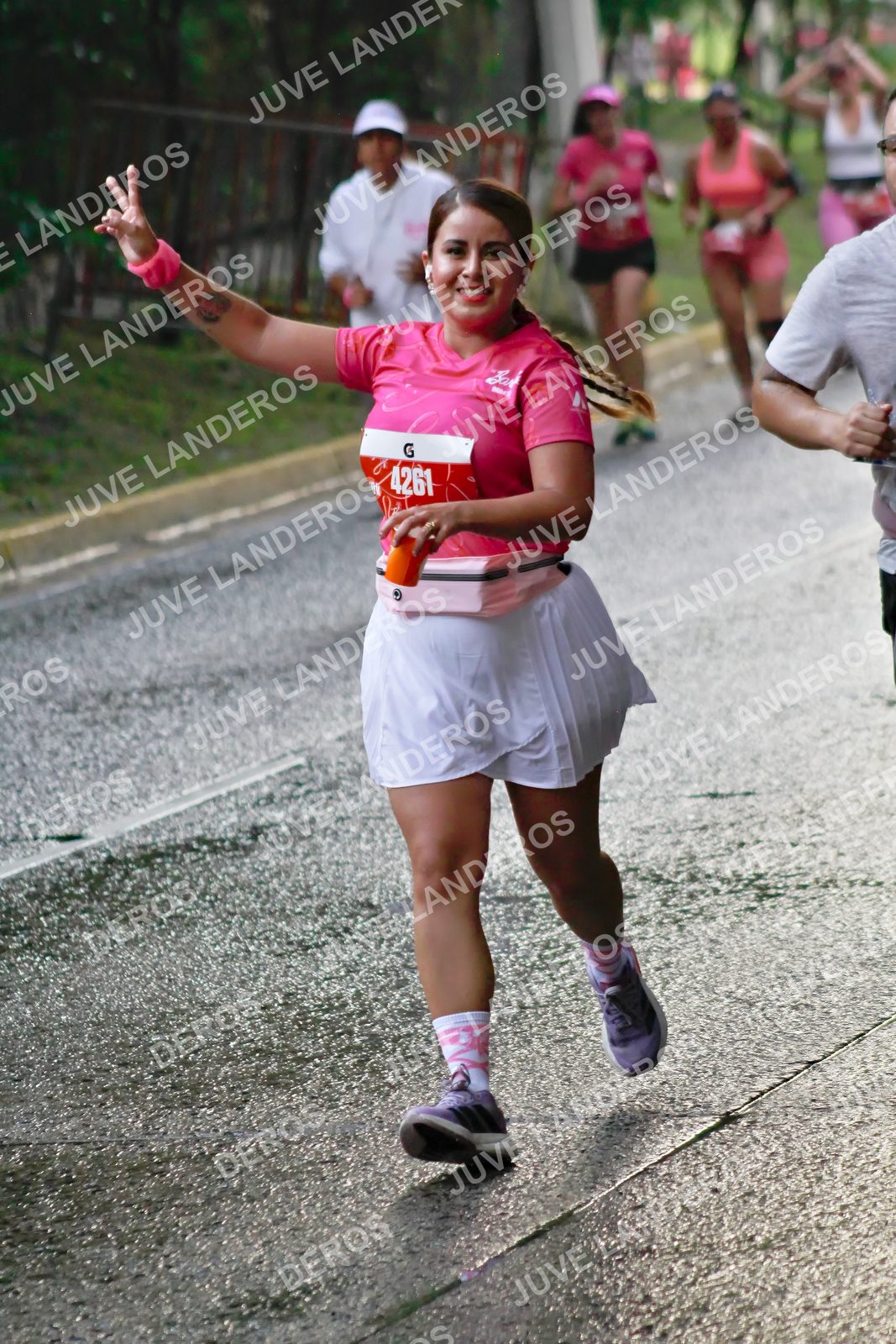 Foto del BARBIE RUN GUADALAJARA en Paseo Andares, Blvd. Puerta de Hierro 4965, Zapopan a las 07:37 · Ruta · dorsal 4261