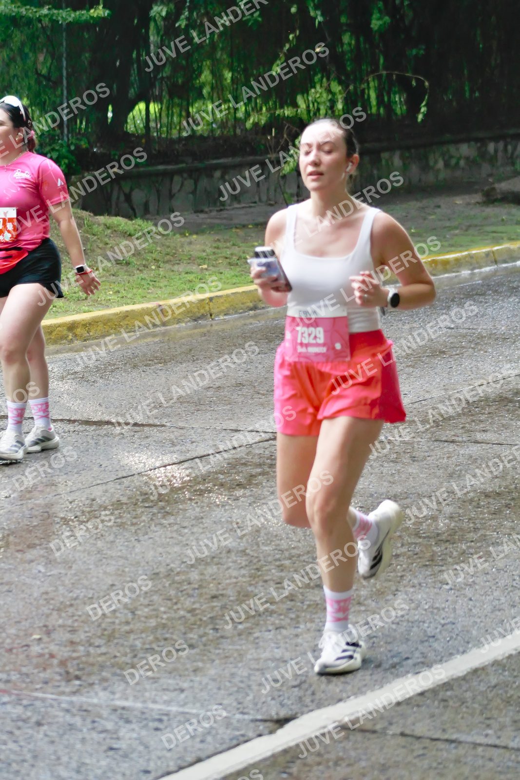 Foto del BARBIE RUN GUADALAJARA en Paseo Andares, Blvd. Puerta de Hierro 4965, Zapopan a las 07:48 · Ruta · dorsal 7329