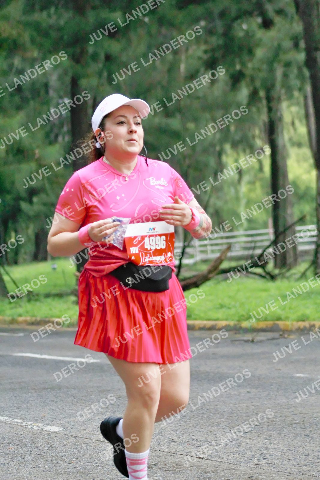 Foto del BARBIE RUN GUADALAJARA en Paseo Andares, Blvd. Puerta de Hierro 4965, Zapopan a las 07:26 · Ruta · dorsal 4996