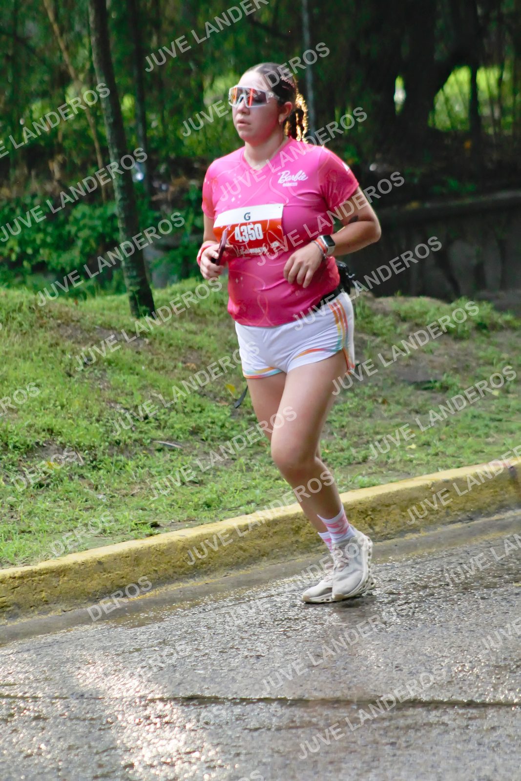 Foto del BARBIE RUN GUADALAJARA en Paseo Andares, Blvd. Puerta de Hierro 4965, Zapopan a las 07:44 · Ruta · dorsal 4350