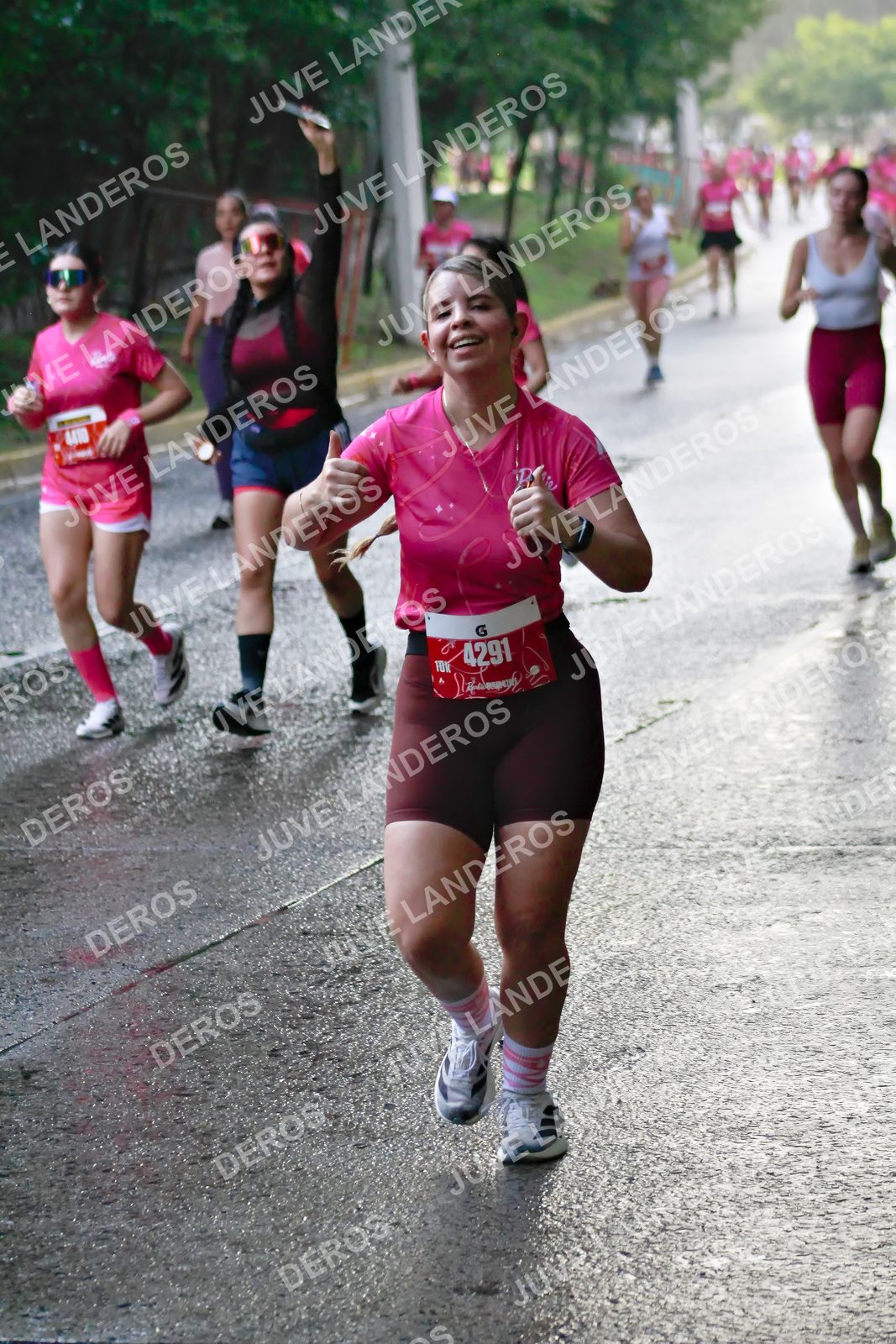 Foto del BARBIE RUN GUADALAJARA en Paseo Andares, Blvd. Puerta de Hierro 4965, Zapopan a las 07:37 · Ruta · dorsal 4291