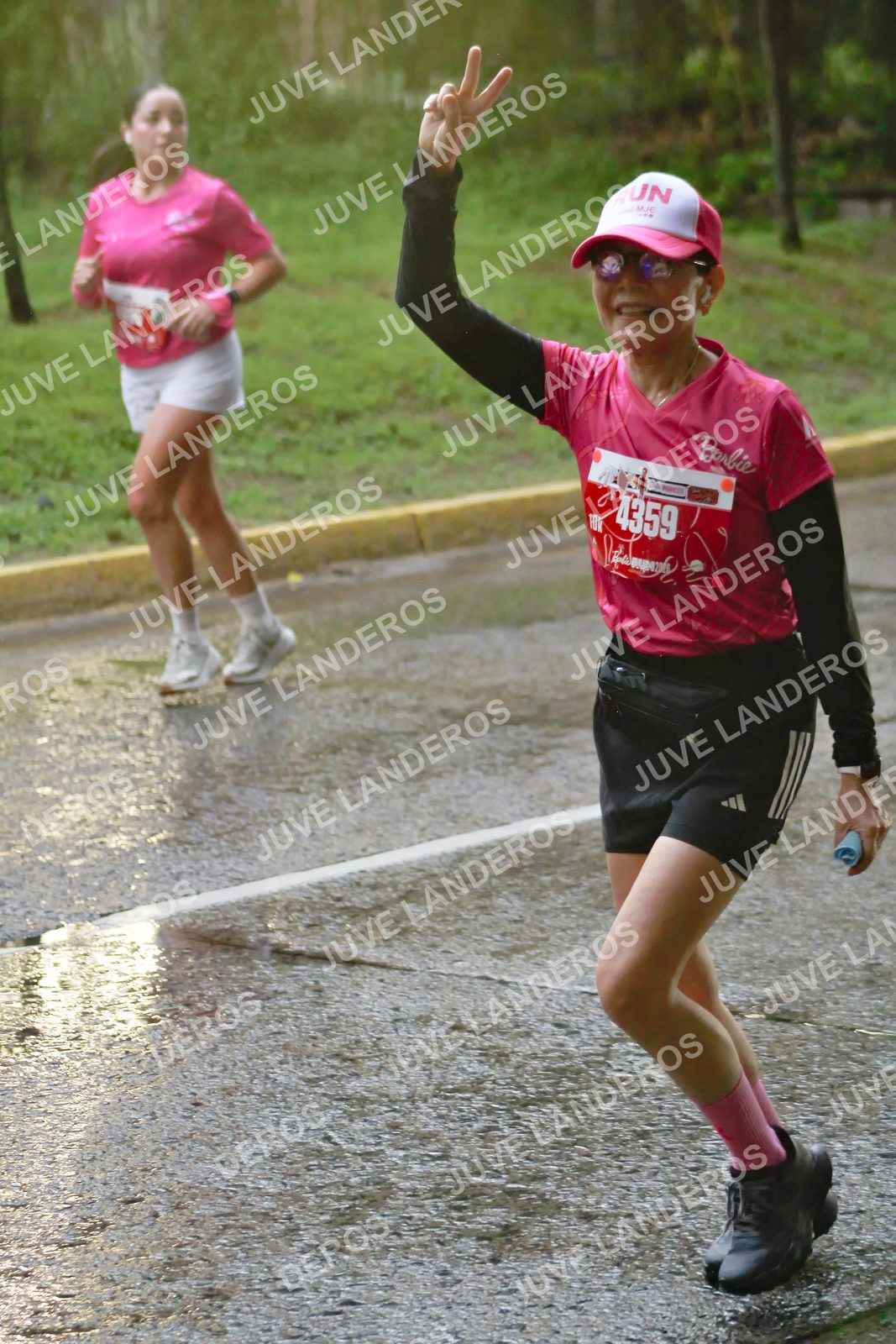 Foto del BARBIE RUN GUADALAJARA en Paseo Andares, Blvd. Puerta de Hierro 4965, Zapopan a las 07:36 · Ruta · dorsal 4359