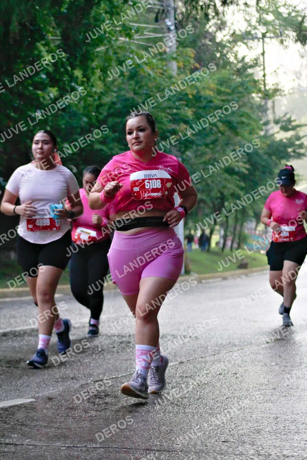 Foto del BARBIE RUN GUADALAJARA en Paseo Andares, Blvd. Puerta de Hierro 4965, Zapopan a las 07:41 · Ruta · dorsal 4899, 5108