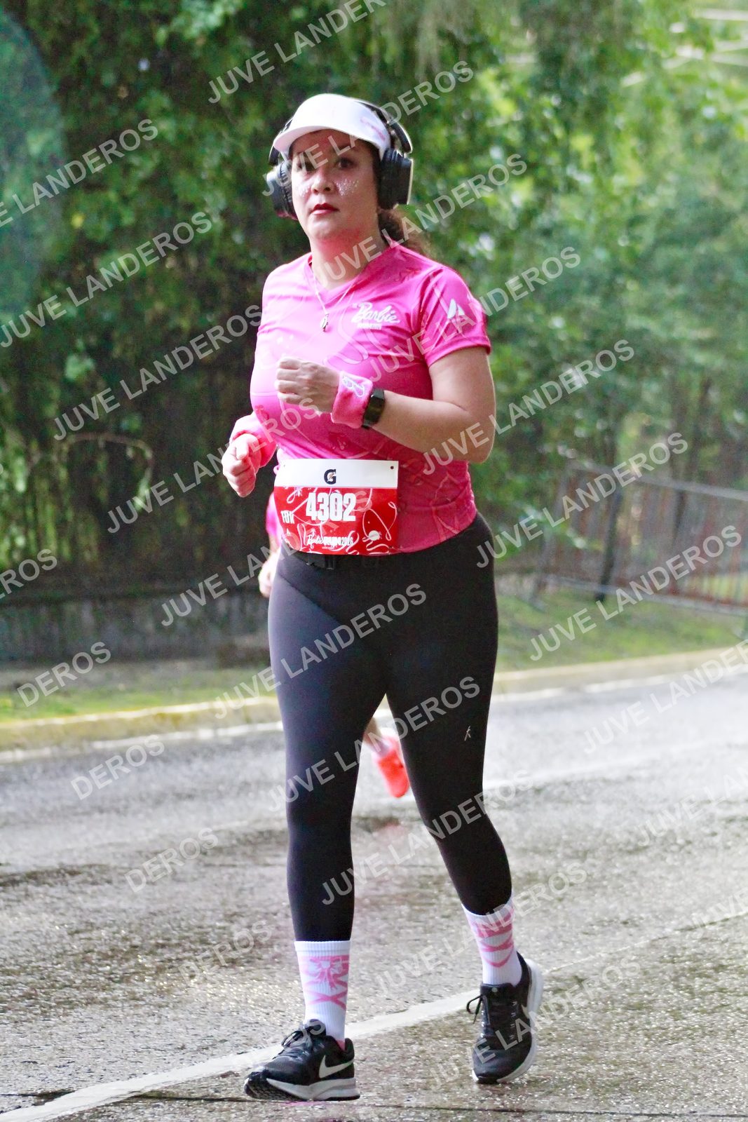 Foto del BARBIE RUN GUADALAJARA en Paseo Andares, Blvd. Puerta de Hierro 4965, Zapopan a las 07:42 · Ruta · dorsal 4302