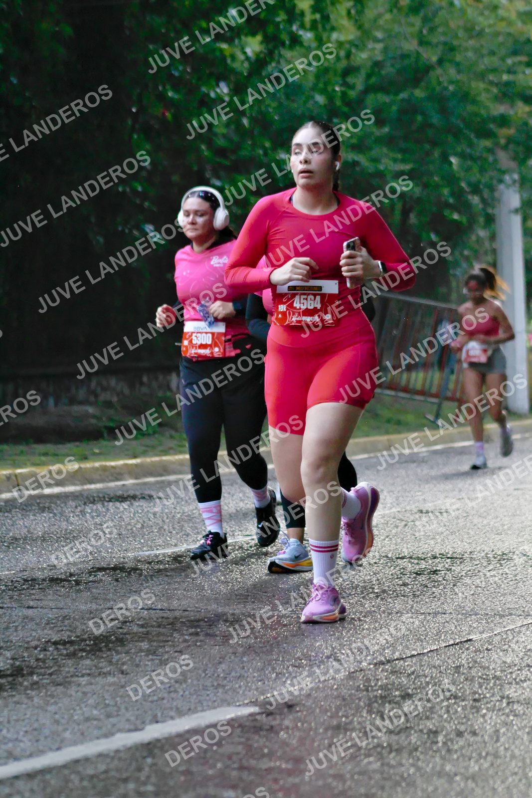 Foto del BARBIE RUN GUADALAJARA en Paseo Andares, Blvd. Puerta de Hierro 4965, Zapopan a las 07:40 · Ruta · dorsal 4564, 5300