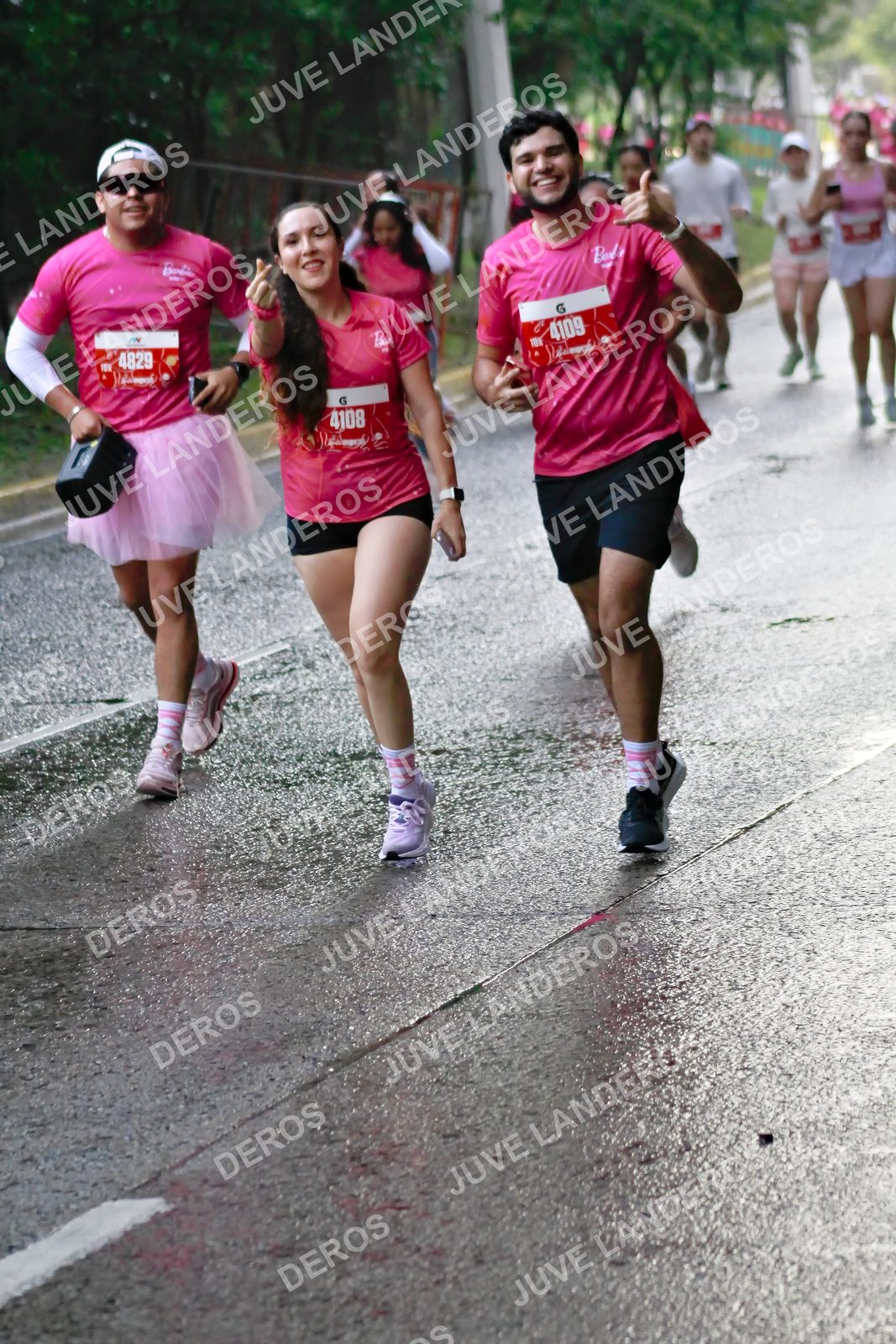 Foto del BARBIE RUN GUADALAJARA en Paseo Andares, Blvd. Puerta de Hierro 4965, Zapopan a las 07:36 · Ruta · dorsal 4829, 4108, 4109