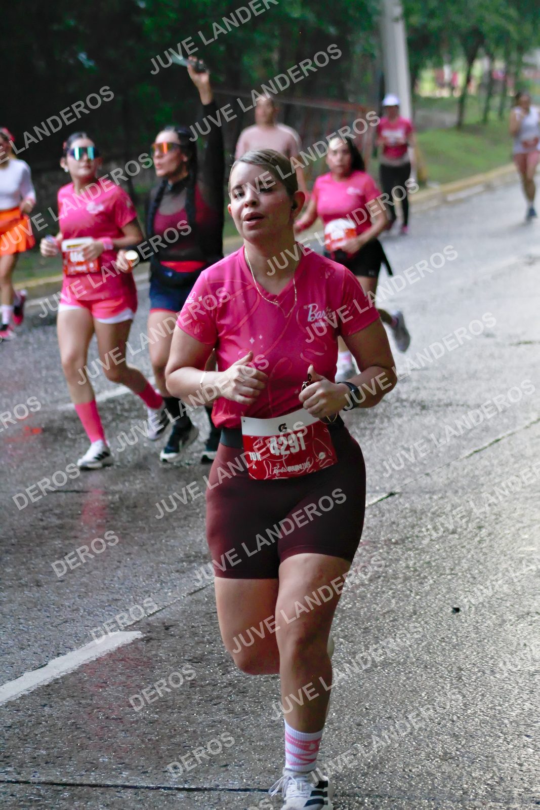 Foto del BARBIE RUN GUADALAJARA en Paseo Andares, Blvd. Puerta de Hierro 4965, Zapopan a las 07:37 · Ruta · dorsal 4291