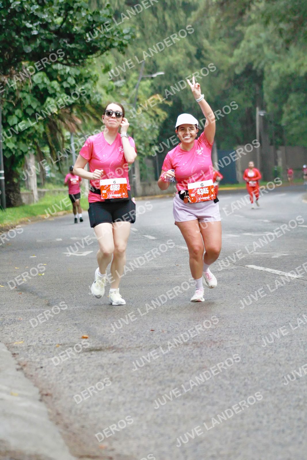 Foto del BARBIE RUN GUADALAJARA en Paseo Andares, Blvd. Puerta de Hierro 4965, Zapopan a las 07:27 · Ruta · dorsal 4187, 4345