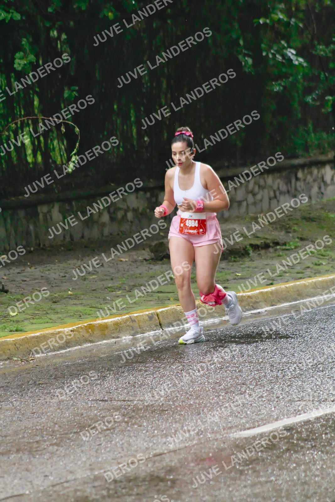Foto del BARBIE RUN GUADALAJARA en Paseo Andares, Blvd. Puerta de Hierro 4965, Zapopan a las 07:47 · Ruta · dorsal 4984