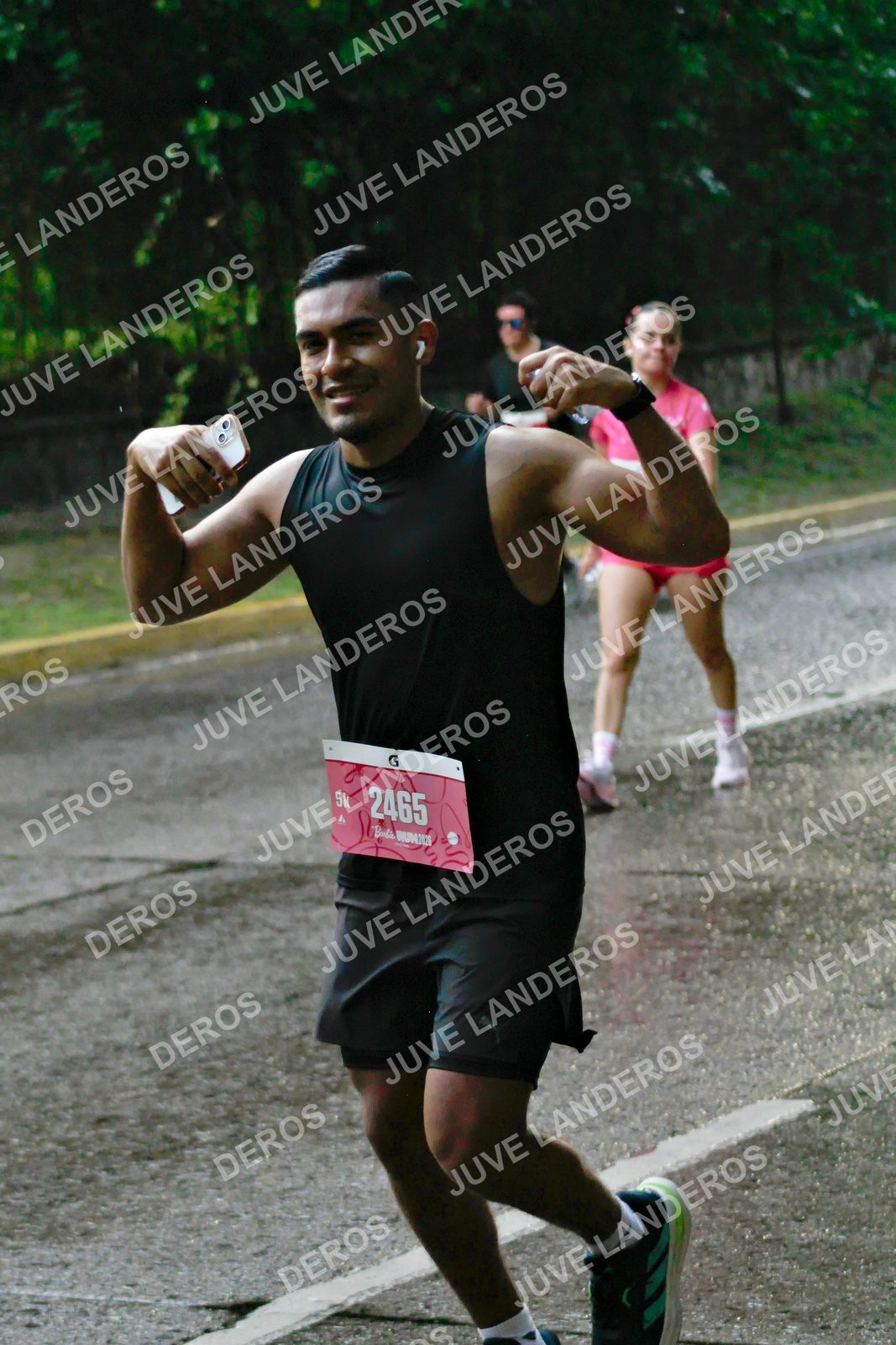 Foto del BARBIE RUN GUADALAJARA en Paseo Andares, Blvd. Puerta de Hierro 4965, Zapopan a las 07:38 · Ruta · dorsal 2465
