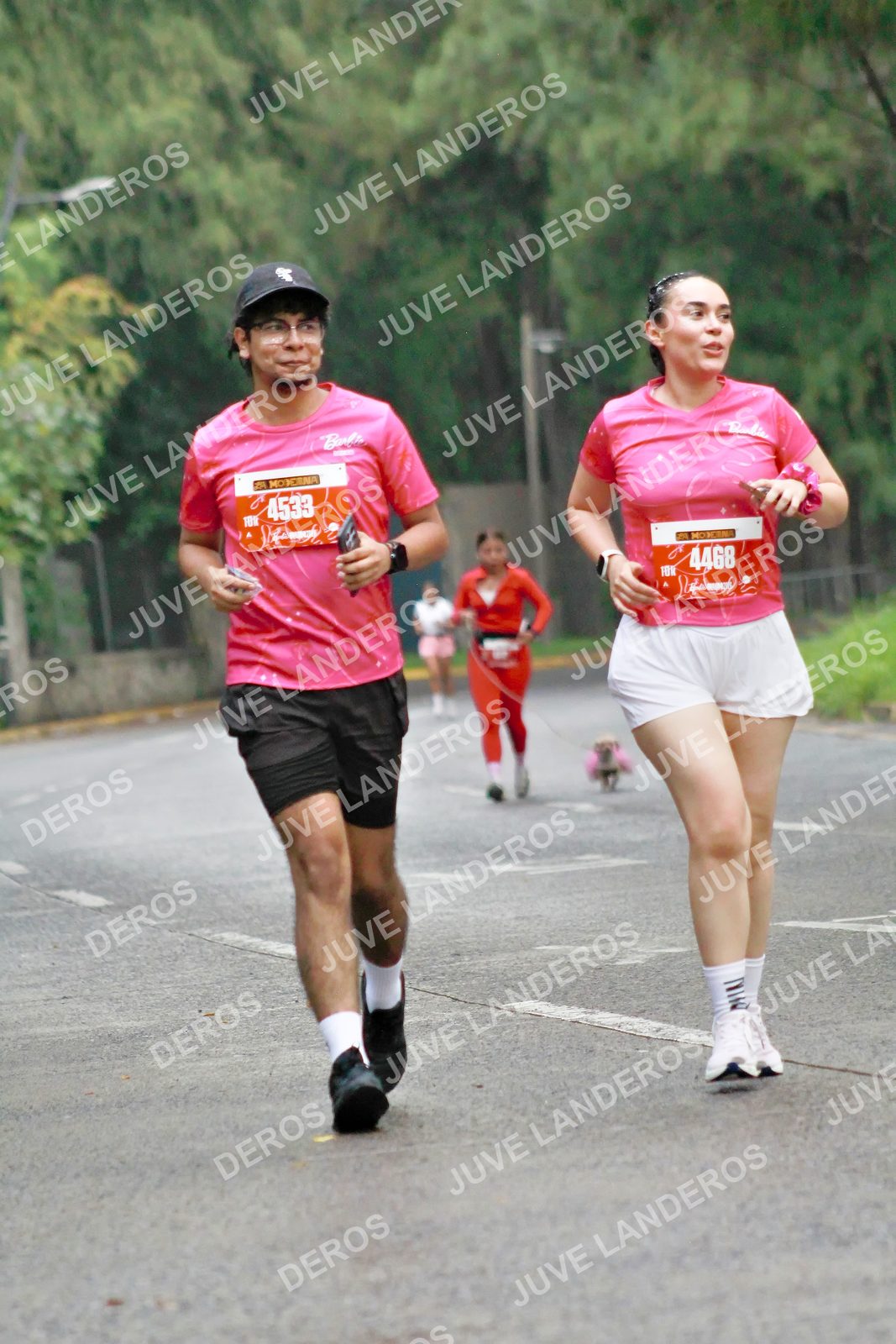 Foto del BARBIE RUN GUADALAJARA en Paseo Andares, Blvd. Puerta de Hierro 4965, Zapopan a las 07:27 · Ruta · dorsal 4468, 4533