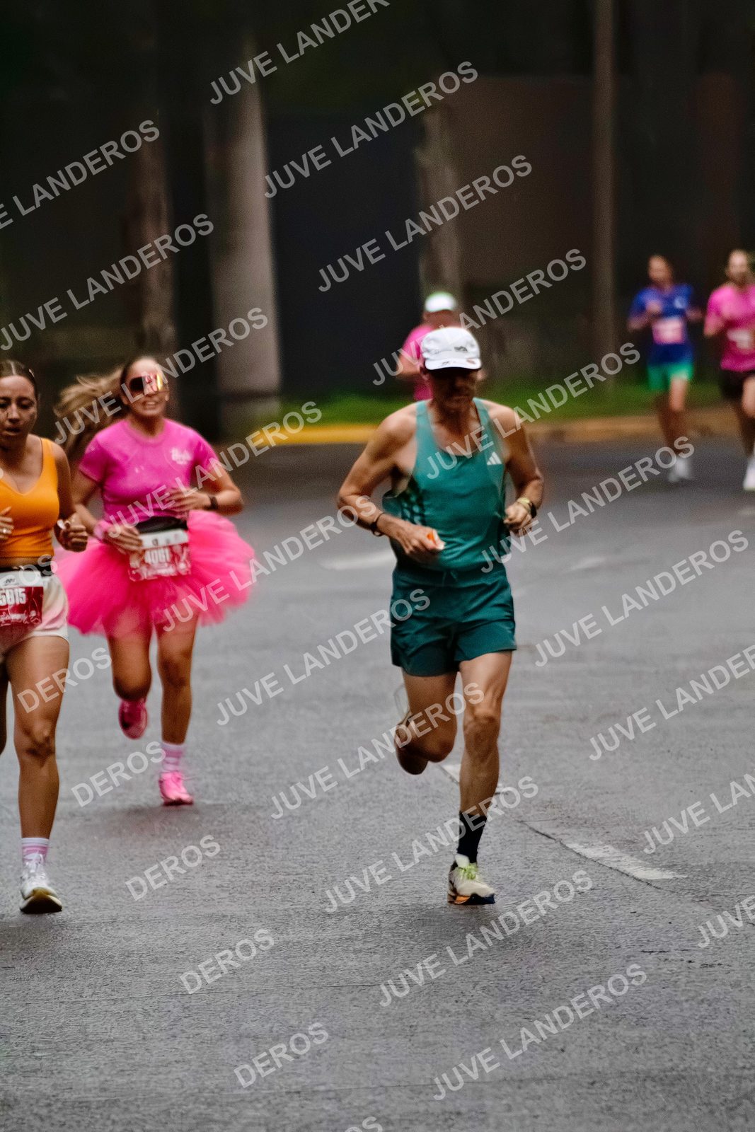 Foto del BARBIE RUN GUADALAJARA en Paseo Andares, Blvd. Puerta de Hierro 4965, Zapopan a las 06:58 · Ruta · dorsal 5015, 4061