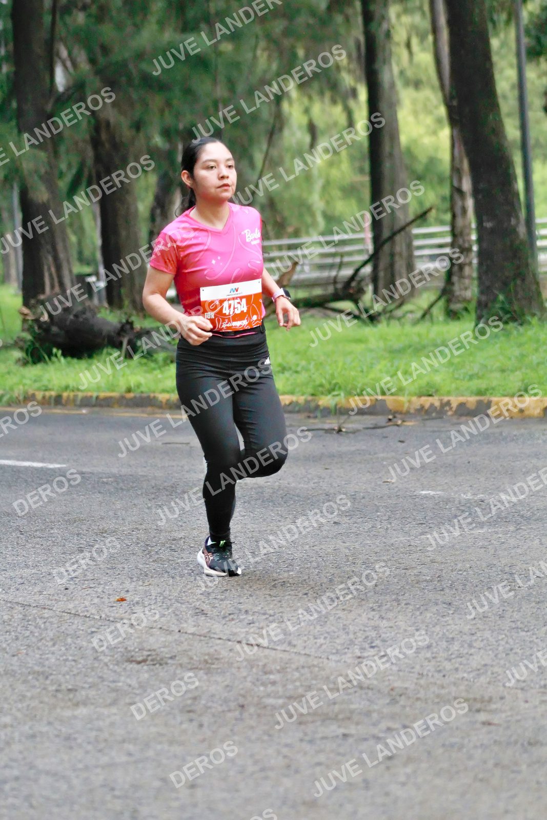 Foto del BARBIE RUN GUADALAJARA en Paseo Andares, Blvd. Puerta de Hierro 4965, Zapopan a las 07:22 · Ruta · dorsal 4754