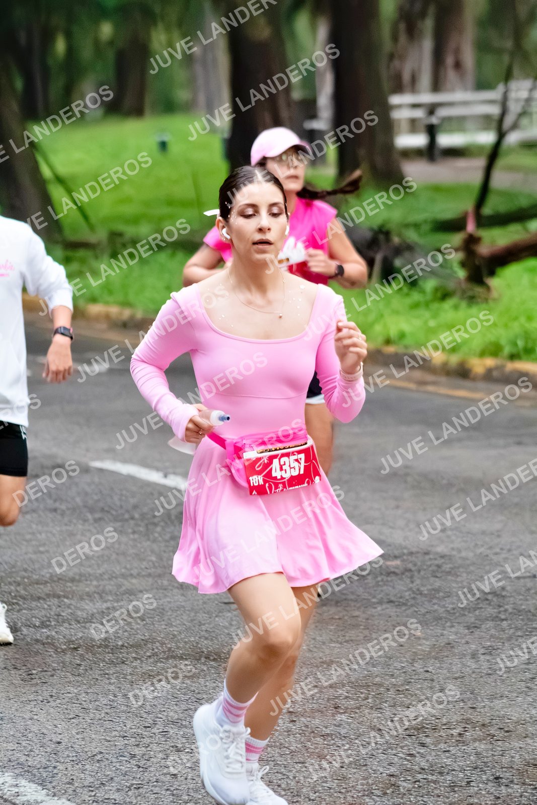 Foto del BARBIE RUN GUADALAJARA en Paseo Andares, Blvd. Puerta de Hierro 4965, Zapopan a las 07:01 · Ruta · dorsal 4357