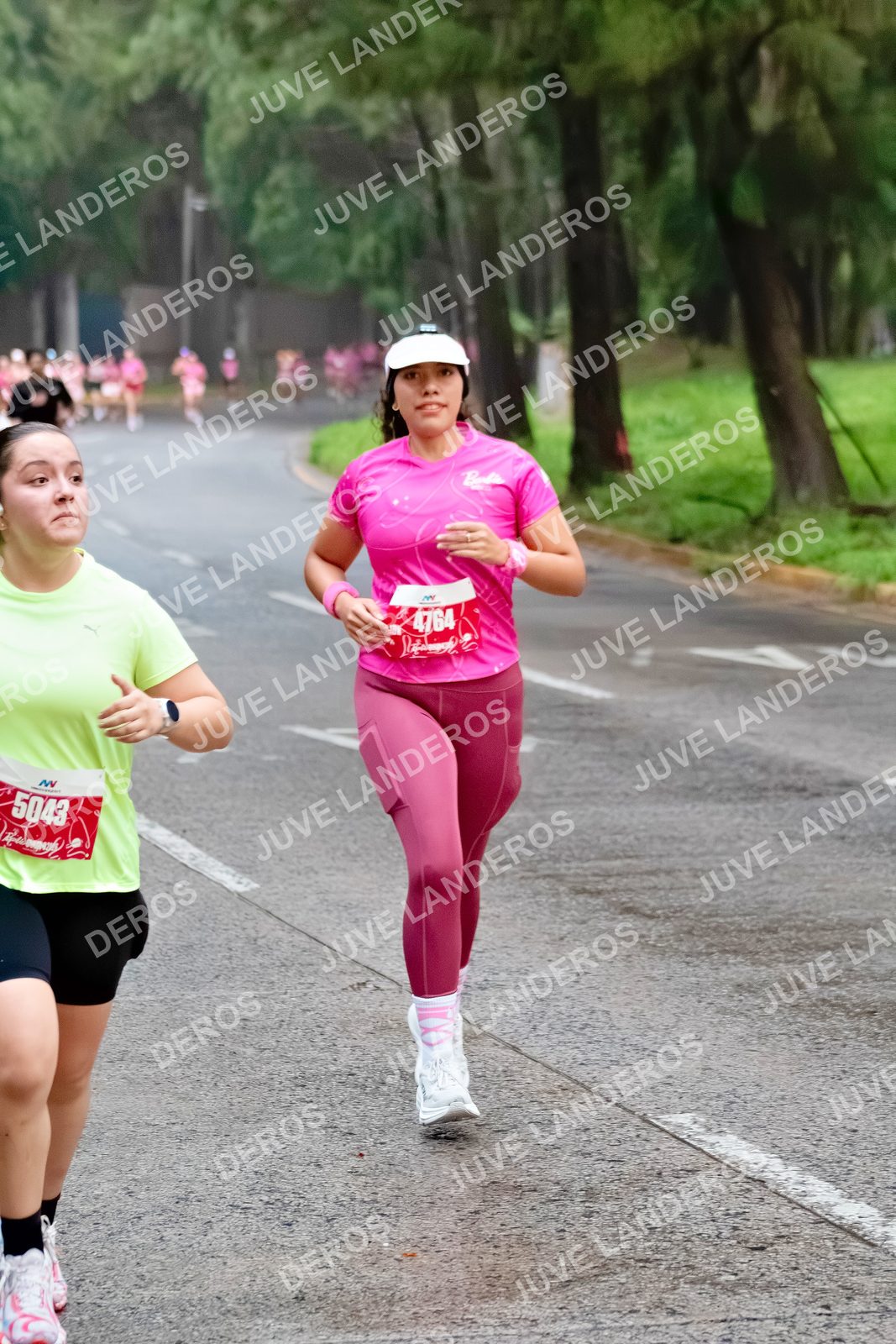 Foto del BARBIE RUN GUADALAJARA en Paseo Andares, Blvd. Puerta de Hierro 4965, Zapopan a las 07:01 · Ruta · dorsal 4764, 5043