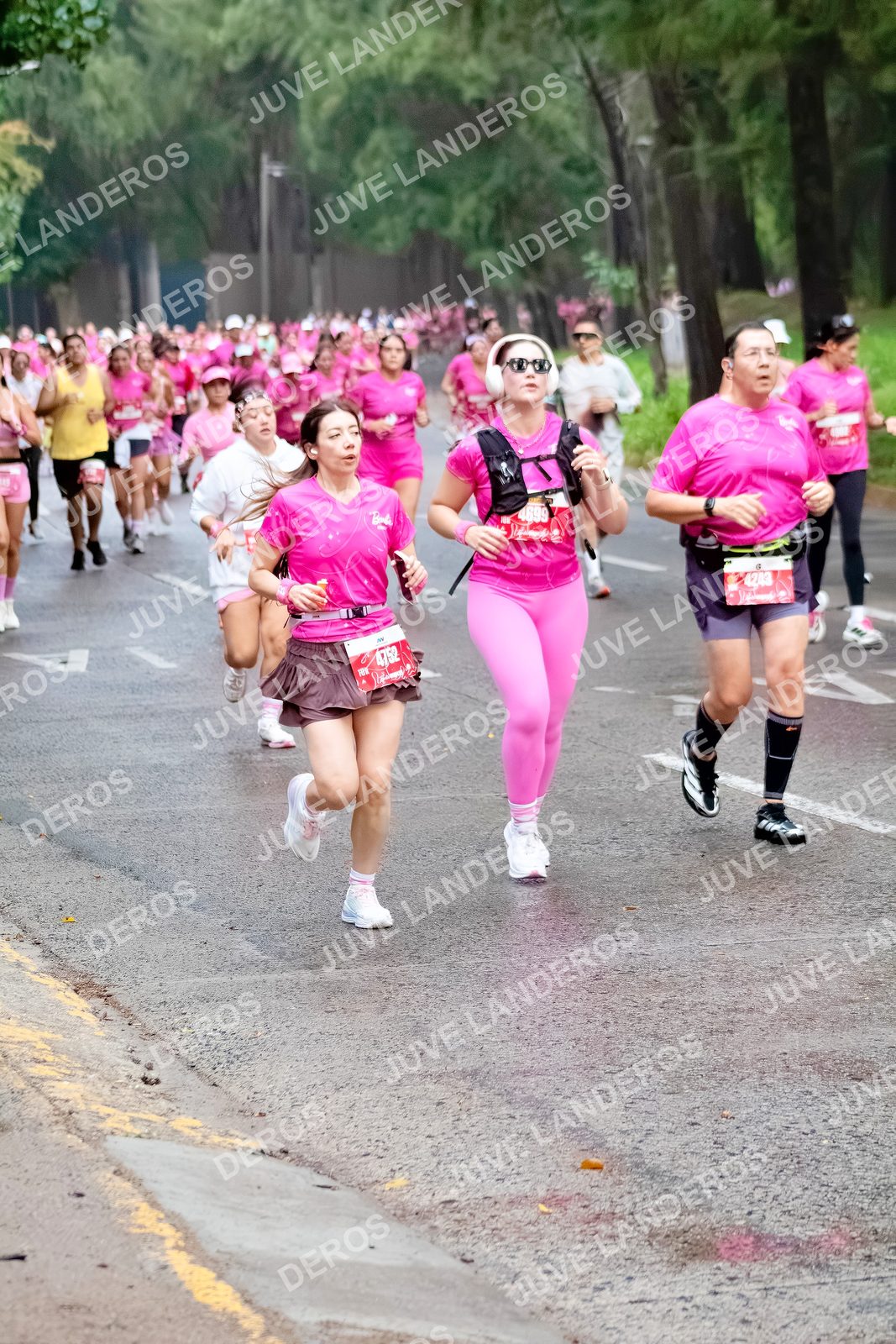 Foto del BARBIE RUN GUADALAJARA en Paseo Andares, Blvd. Puerta de Hierro 4965, Zapopan a las 07:03 · Ruta · dorsal 4243