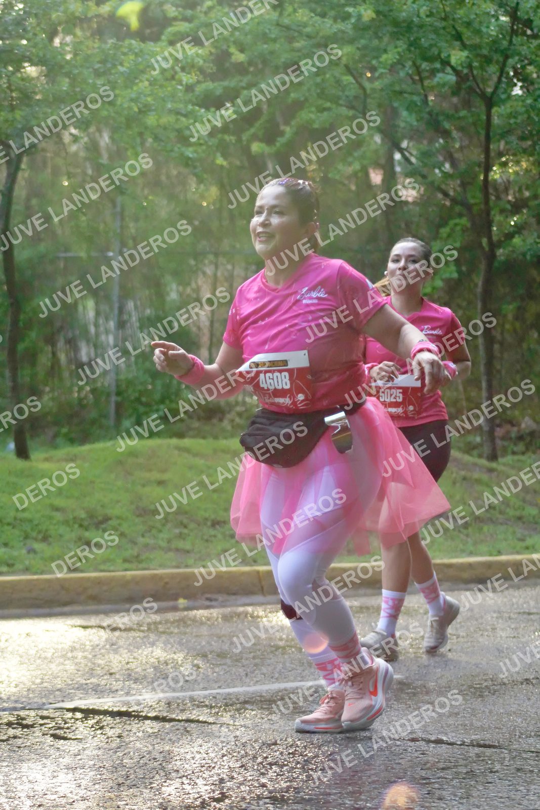 Foto del BARBIE RUN GUADALAJARA en Paseo Andares, Blvd. Puerta de Hierro 4965, Zapopan a las 07:42 · Ruta · dorsal 5025, 4608