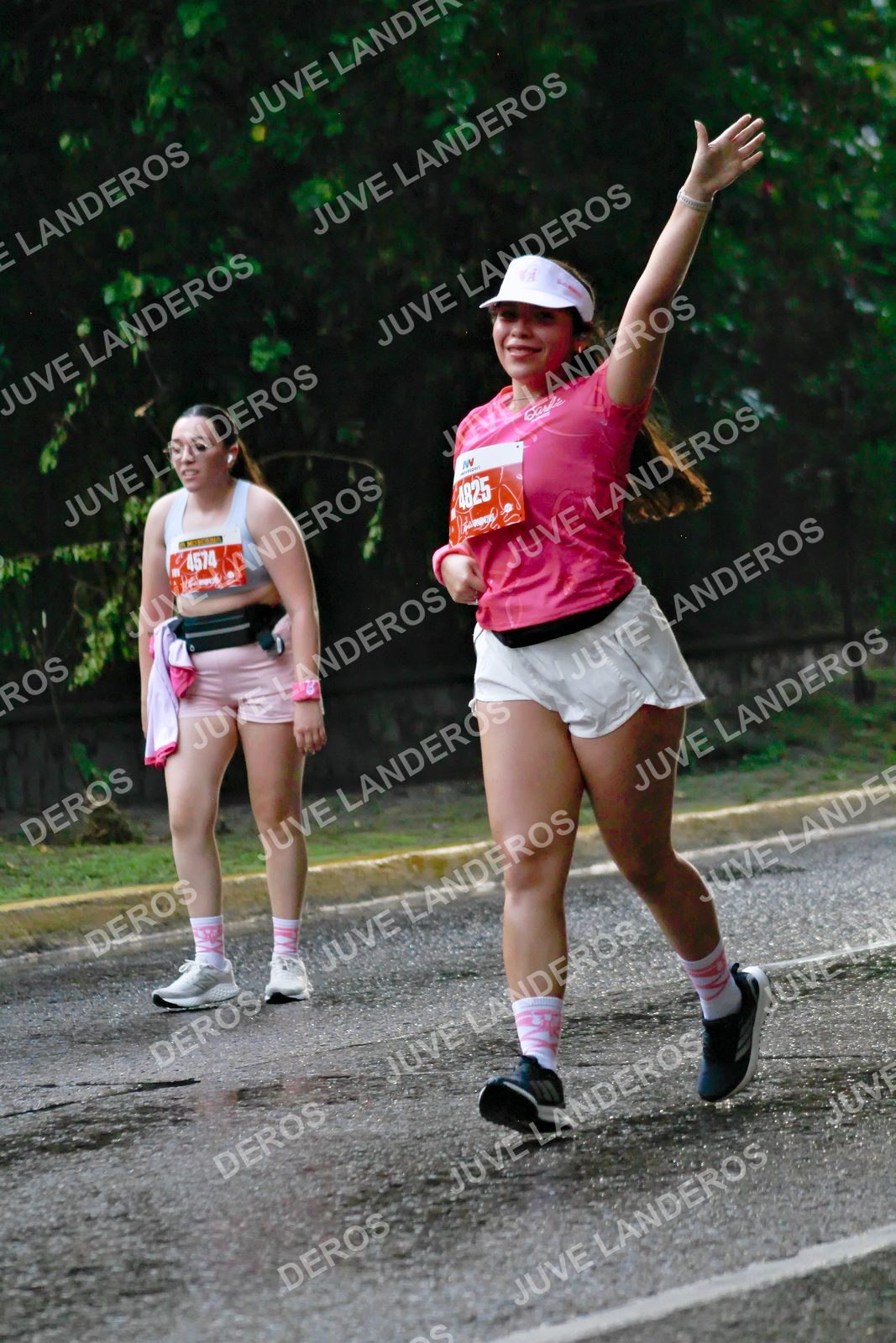 Foto del BARBIE RUN GUADALAJARA en Paseo Andares, Blvd. Puerta de Hierro 4965, Zapopan a las 07:39 · Ruta · dorsal 4825, 4574