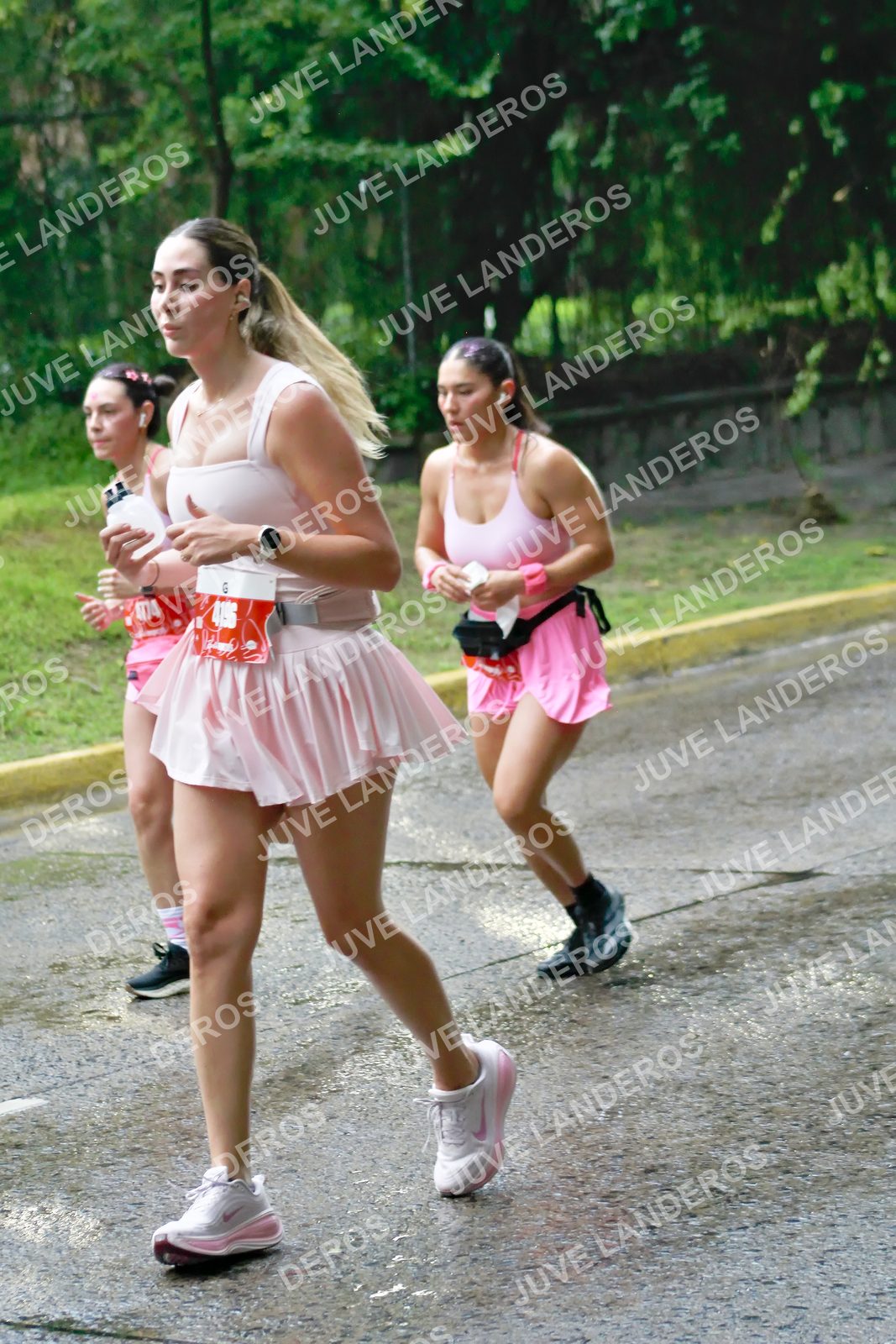 Foto del BARBIE RUN GUADALAJARA en Paseo Andares, Blvd. Puerta de Hierro 4965, Zapopan a las 07:49 · Ruta · dorsal 4774