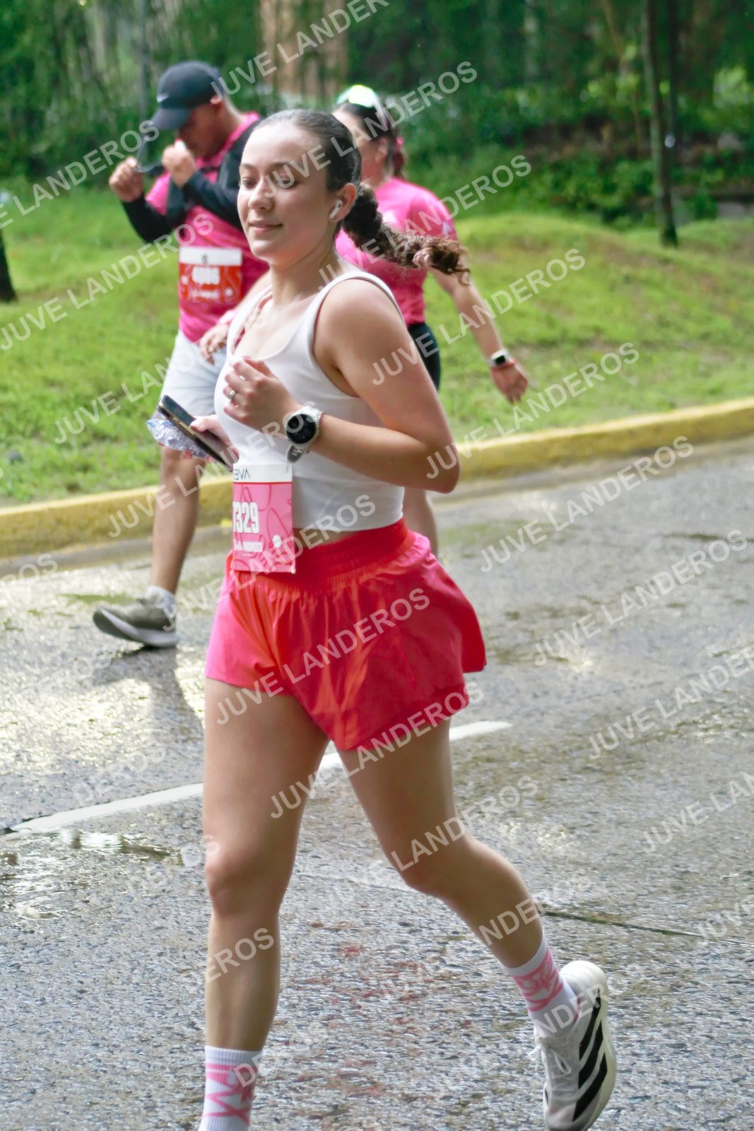 Foto del BARBIE RUN GUADALAJARA en Paseo Andares, Blvd. Puerta de Hierro 4965, Zapopan a las 07:48 · Ruta · dorsal 1329