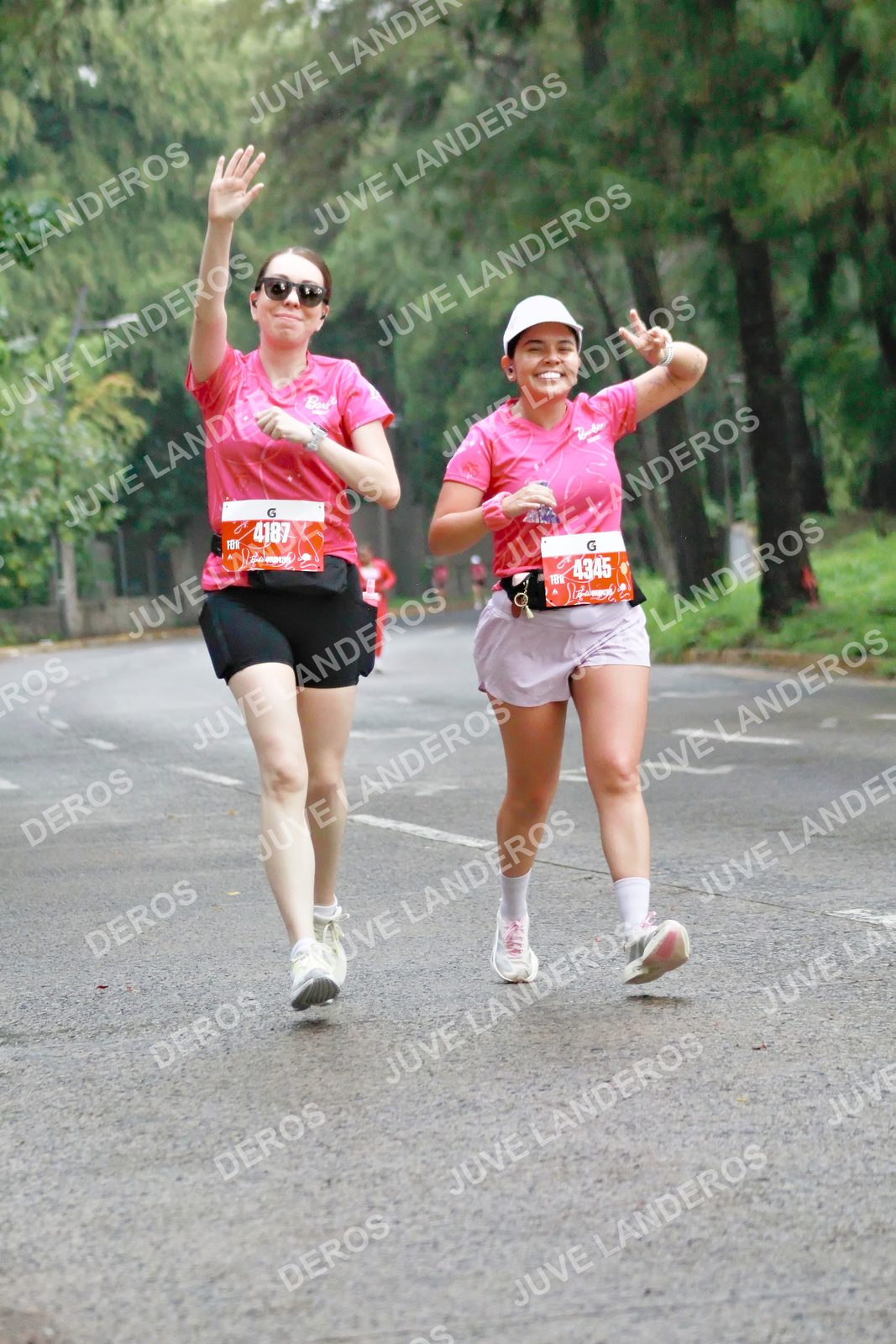 Foto del BARBIE RUN GUADALAJARA en Paseo Andares, Blvd. Puerta de Hierro 4965, Zapopan a las 07:27 · Ruta · dorsal 4187, 4345