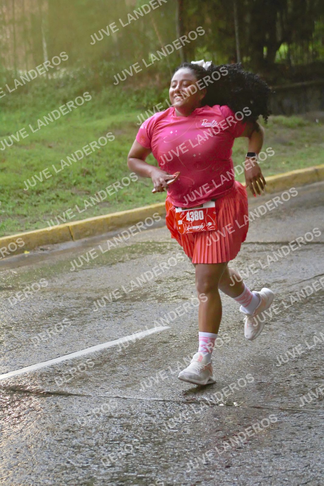 Foto del BARBIE RUN GUADALAJARA en Paseo Andares, Blvd. Puerta de Hierro 4965, Zapopan a las 07:36 · Ruta · dorsal 4380